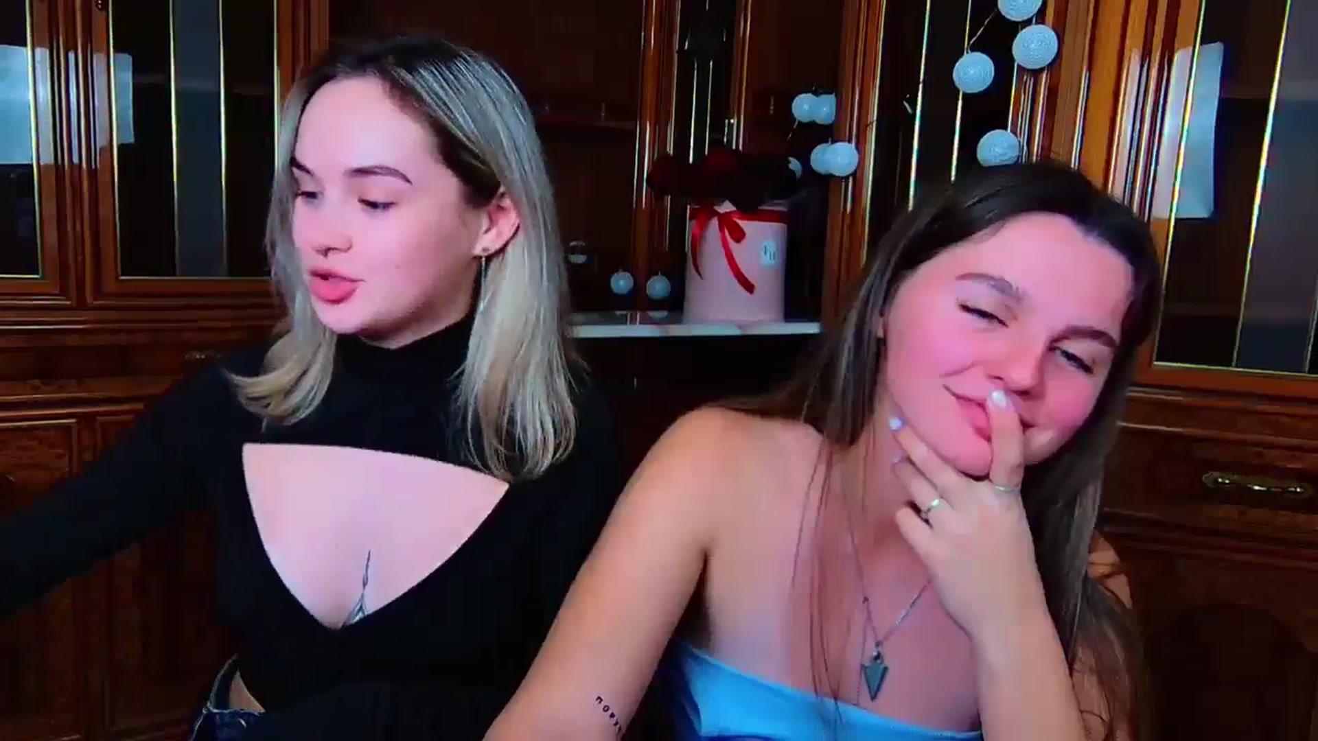 Gallery image thumbnail from MoliDrest's myfreecams stream on, 11/22/2024, 19:03 image 14 of 20