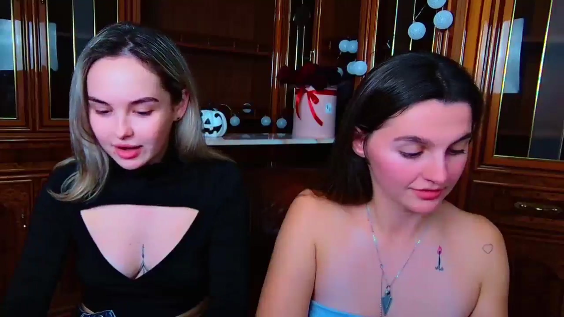 Gallery image thumbnail from MoliDrest's myfreecams stream on, 11/22/2024, 19:03 image 7 of 20