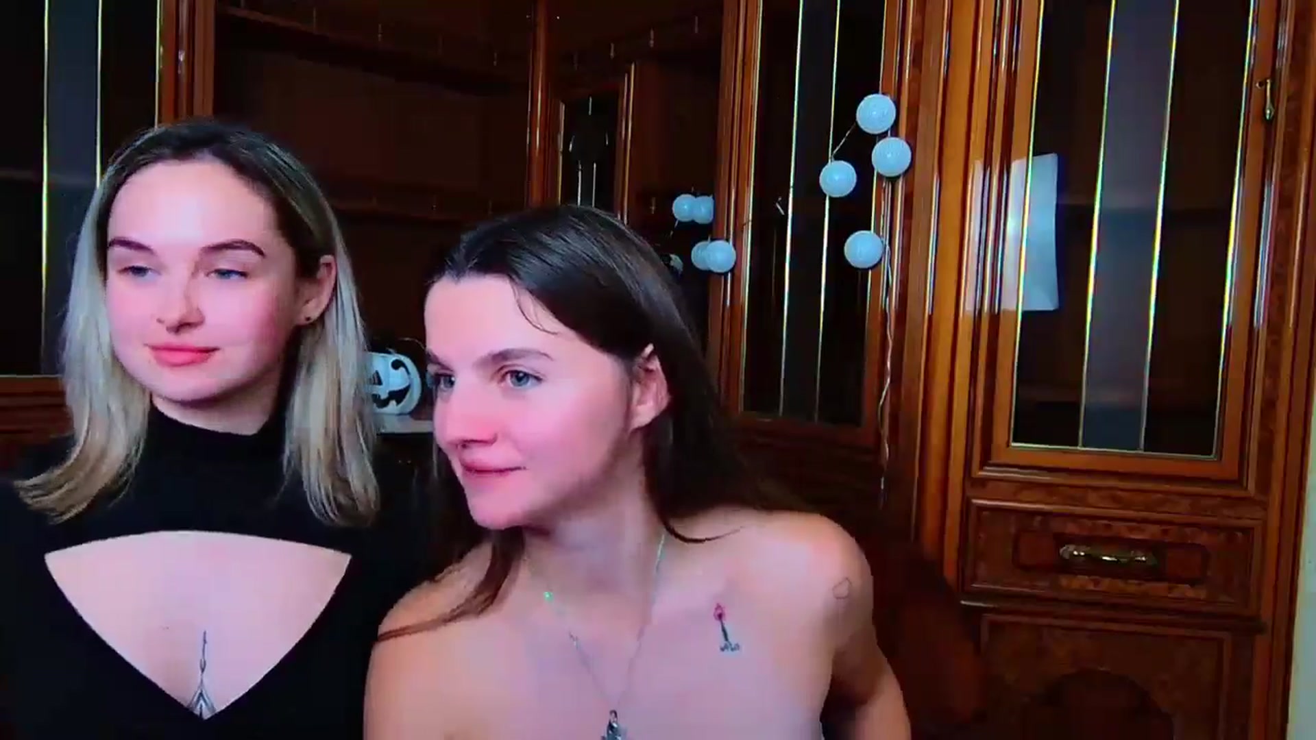 Gallery image thumbnail from MoliDrest's myfreecams stream on, 11/22/2024, 19:52 image 6 of 20