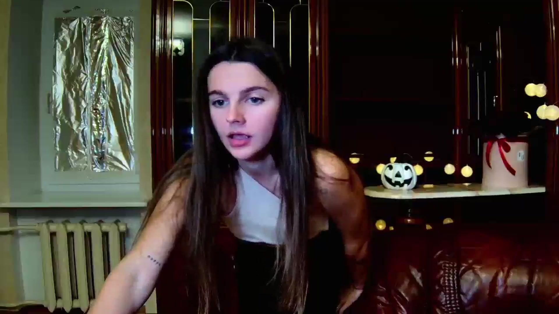 Gallery image thumbnail from MoliDrest's myfreecams stream on, 11/23/2024, 17:34 image 15 of 20