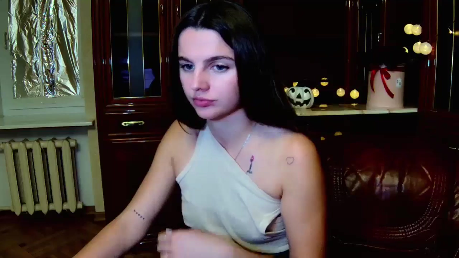 Gallery image thumbnail from MoliDrest's myfreecams stream on, 11/23/2024, 18:31 image 12 of 20