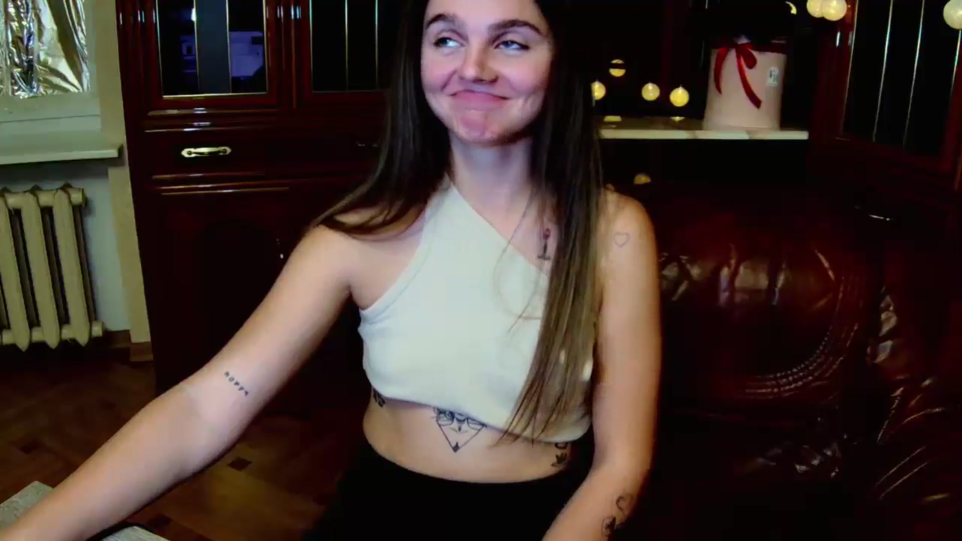 Gallery image thumbnail from MoliDrest's myfreecams stream on, 11/23/2024, 19:11 image 11 of 20