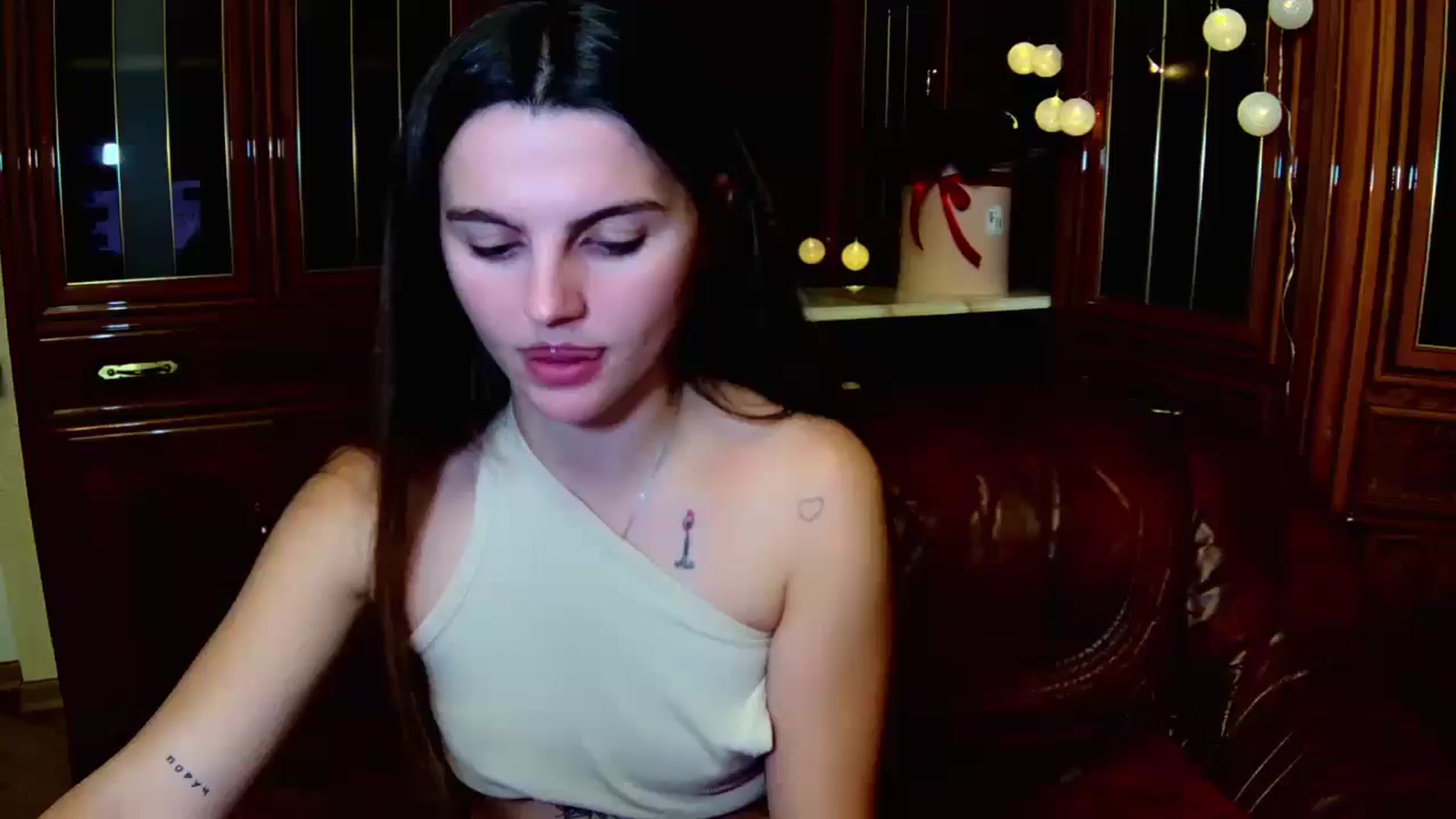 Gallery image thumbnail from MoliDrest's myfreecams stream on, 11/23/2024, 22:29 image 17 of 20