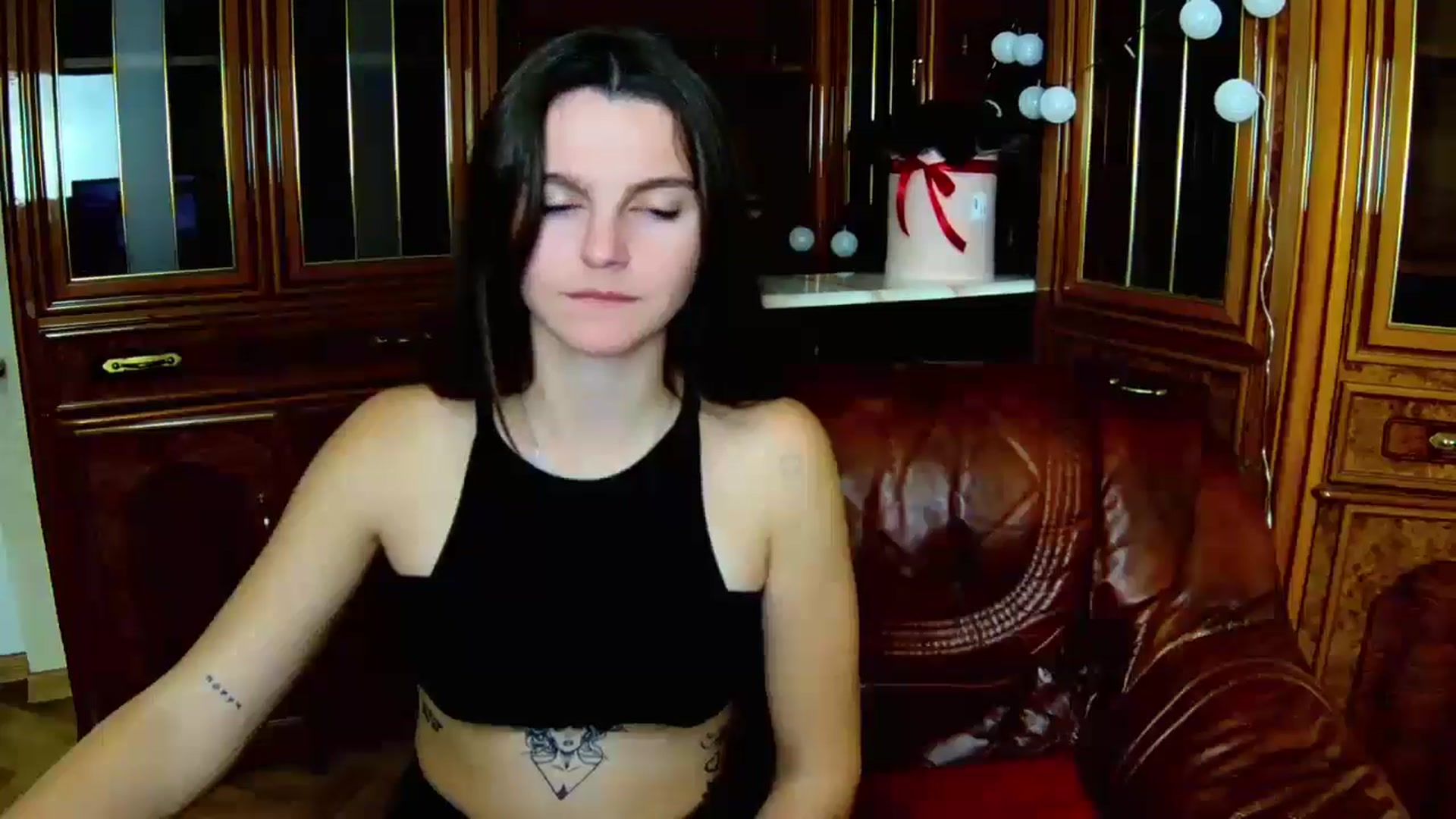 Gallery image thumbnail from MoliDrest's myfreecams stream on, 11/24/2024, 16:40 image 13 of 20