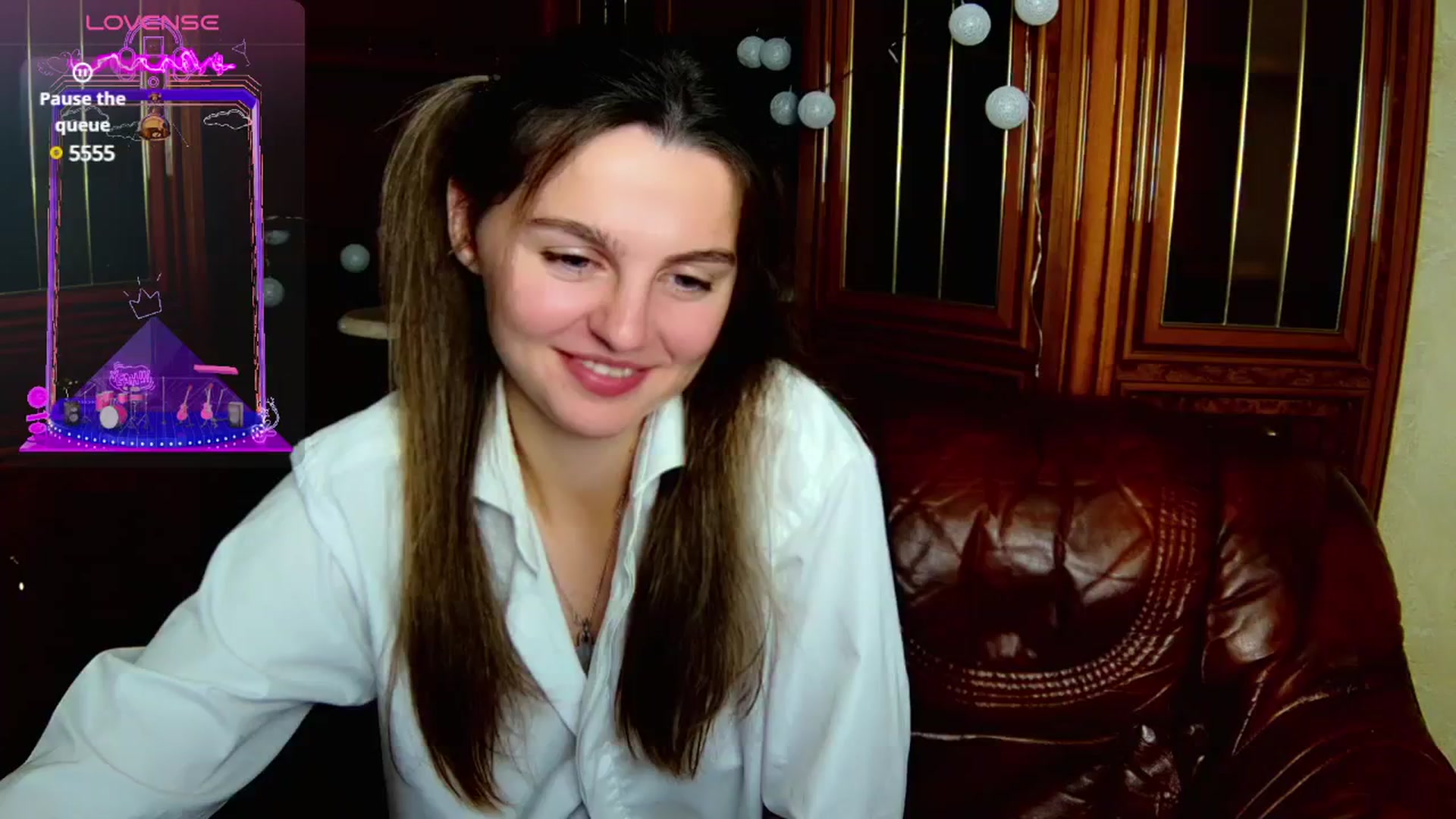 Gallery image thumbnail from MoliDrest's myfreecams stream on, 11/26/2024, 16:19 image 14 of 20