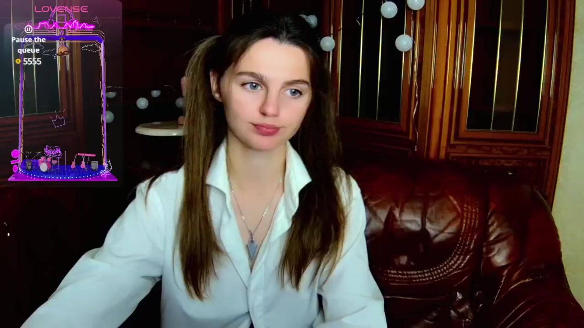 Gallery image thumbnail from MoliDrest's myfreecams stream on, 11/26/2024, 16:19 image 5 of 20