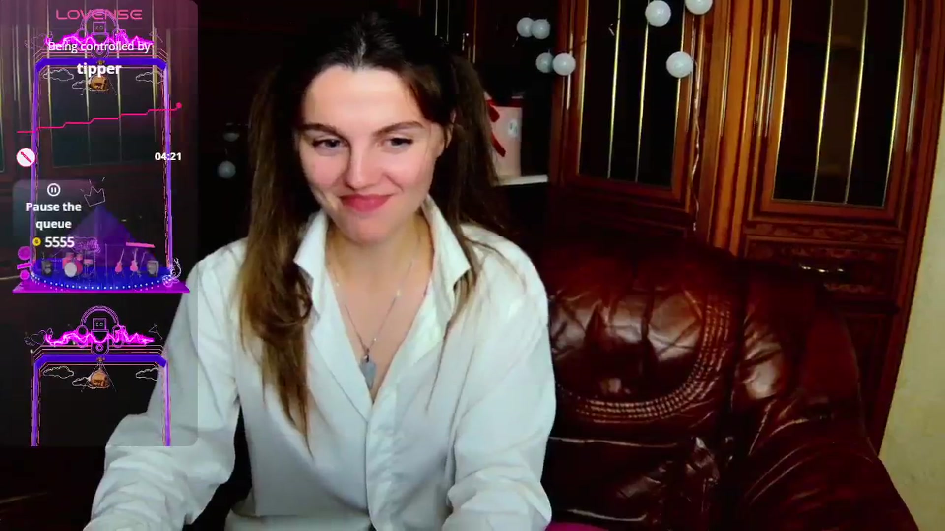 Gallery image thumbnail from MoliDrest's myfreecams stream on, 11/26/2024, 17:34 image 14 of 20