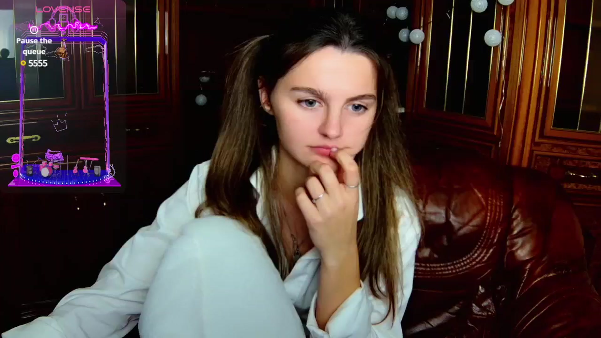 Gallery image thumbnail from MoliDrest's myfreecams stream on, 11/26/2024, 18:39 image 1 of 20