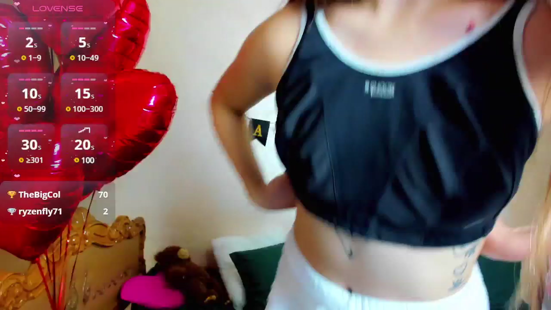 Gallery image thumbnail from MoliDrest's myfreecams stream on, 12/25/2024, 14:15 image 17 of 20