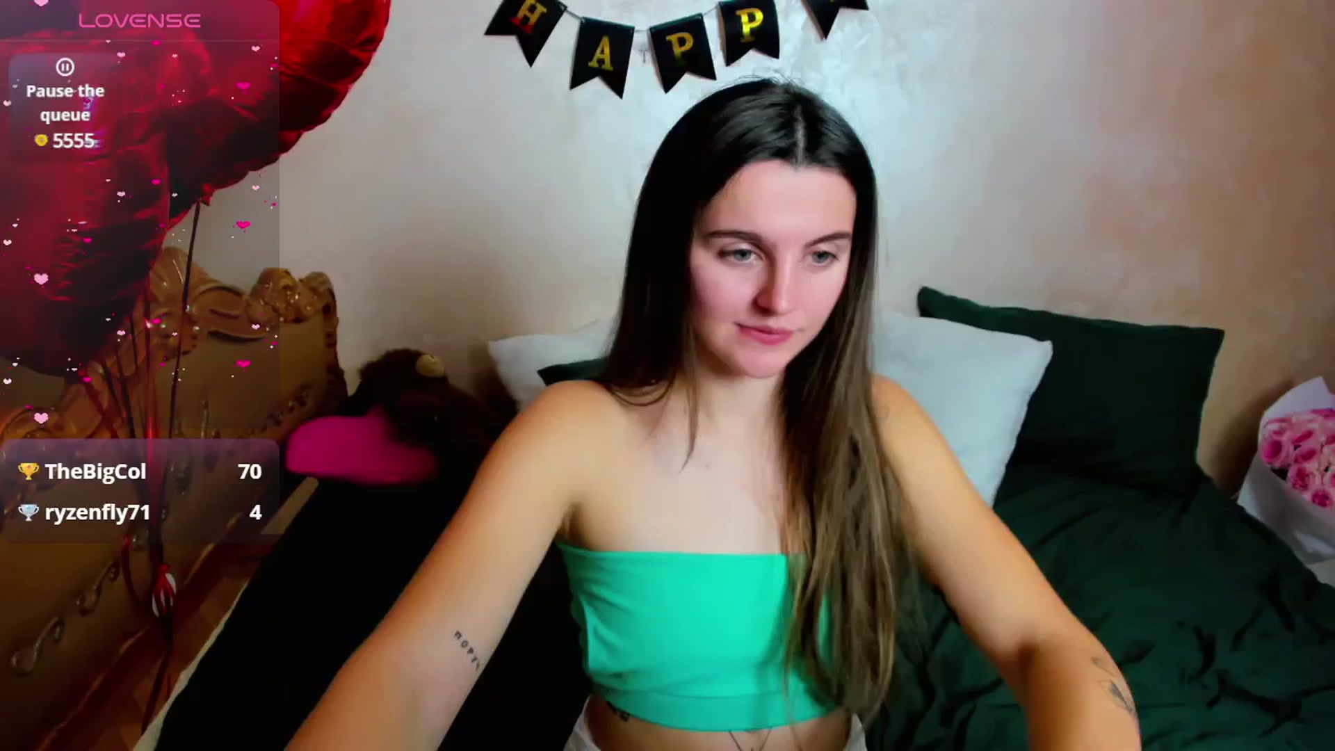 Gallery image thumbnail from MoliDrest's myfreecams stream on, 12/25/2024, 15:15 image 8 of 20