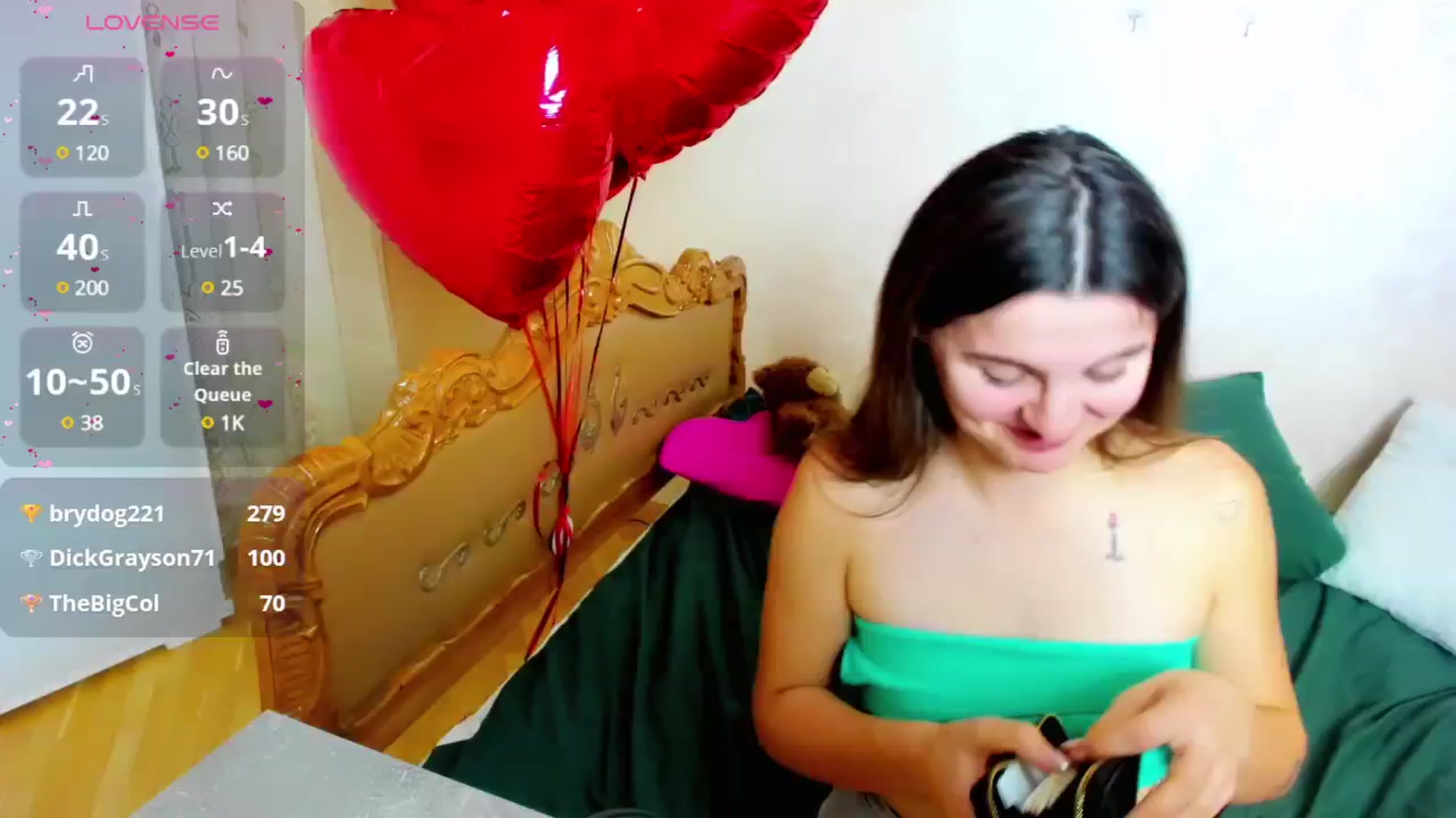 Gallery image thumbnail from MoliDrest's myfreecams stream on, 12/25/2024, 17:23 image 6 of 20