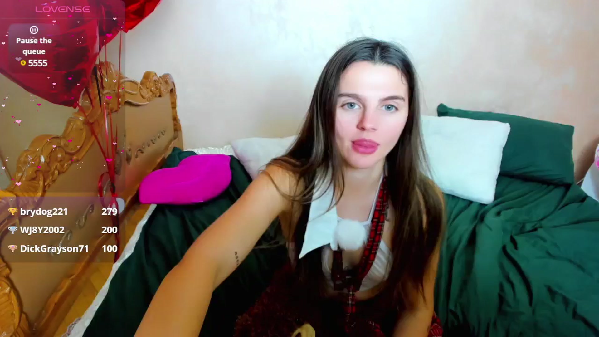 Gallery image thumbnail from MoliDrest's myfreecams stream on, 12/25/2024, 18:41 image 14 of 20
