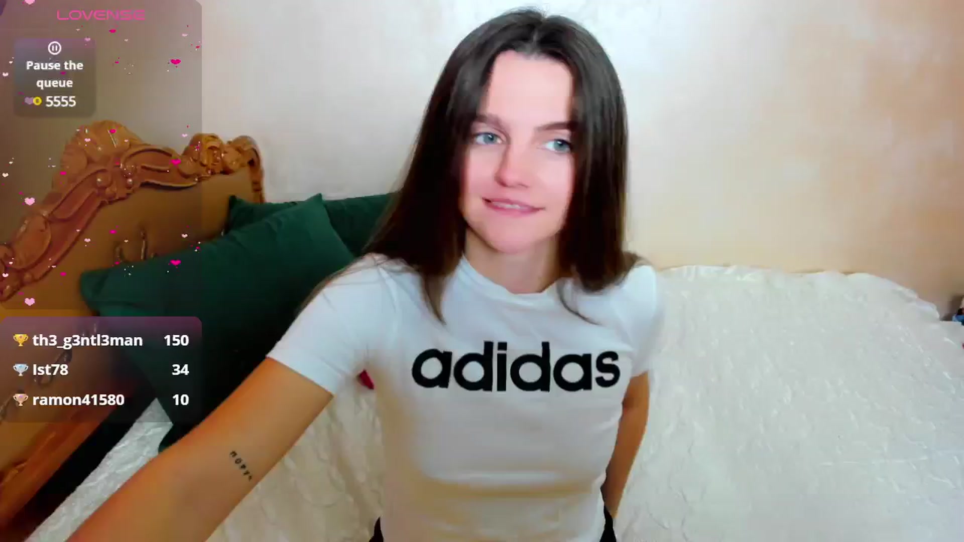 Gallery image thumbnail from MoliDrest's myfreecams stream on, 12/30/2024, 14:53 image 16 of 20