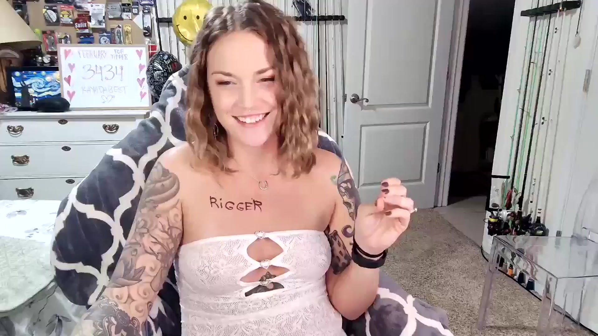 Gallery image thumbnail from MollieRose_'s myfreecams stream on, 02/19/2025, 03:33 image 7 of 20