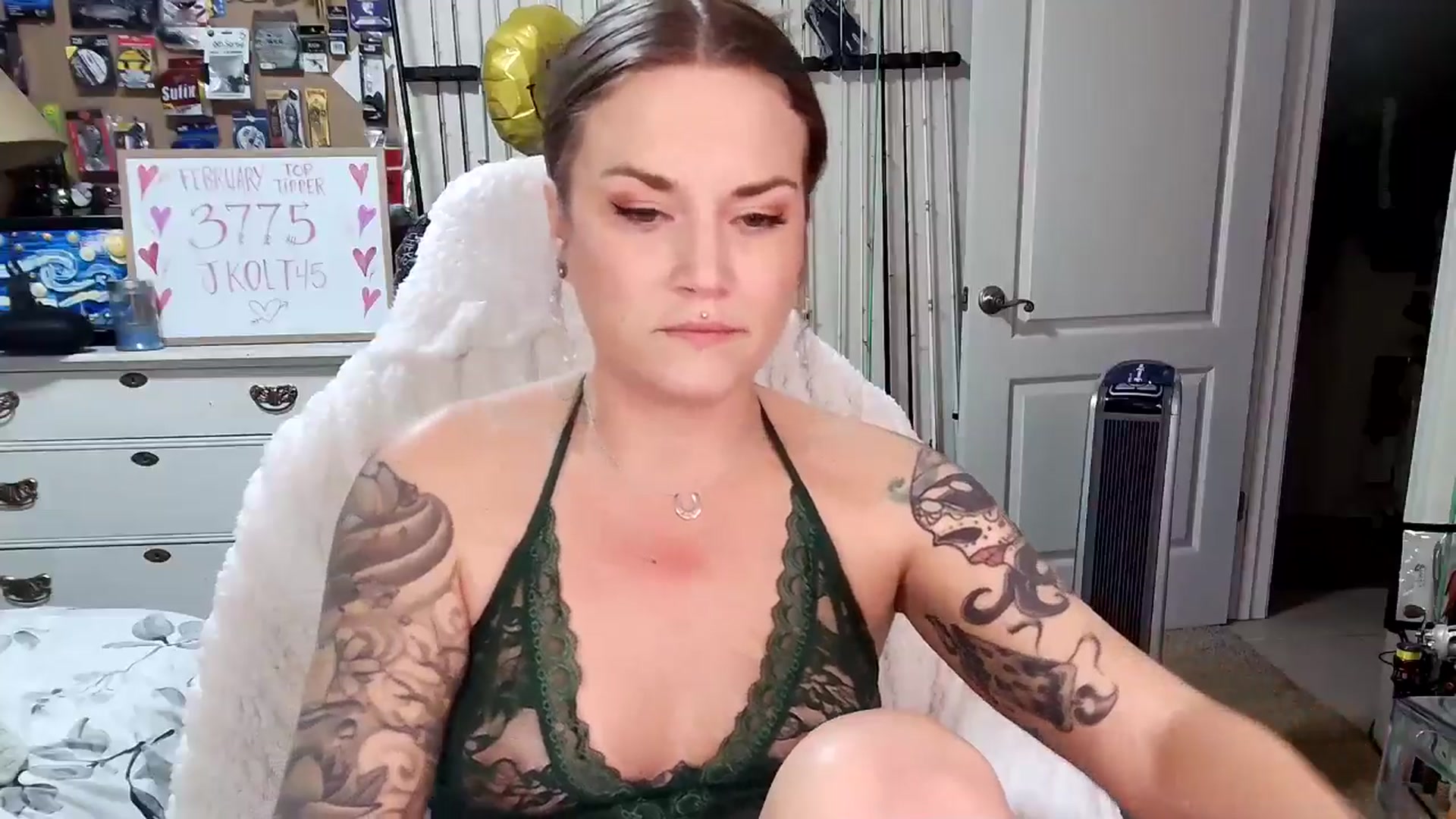 Gallery image thumbnail from MollieRose_'s myfreecams stream on, 02/22/2025, 03:49 image 19 of 20