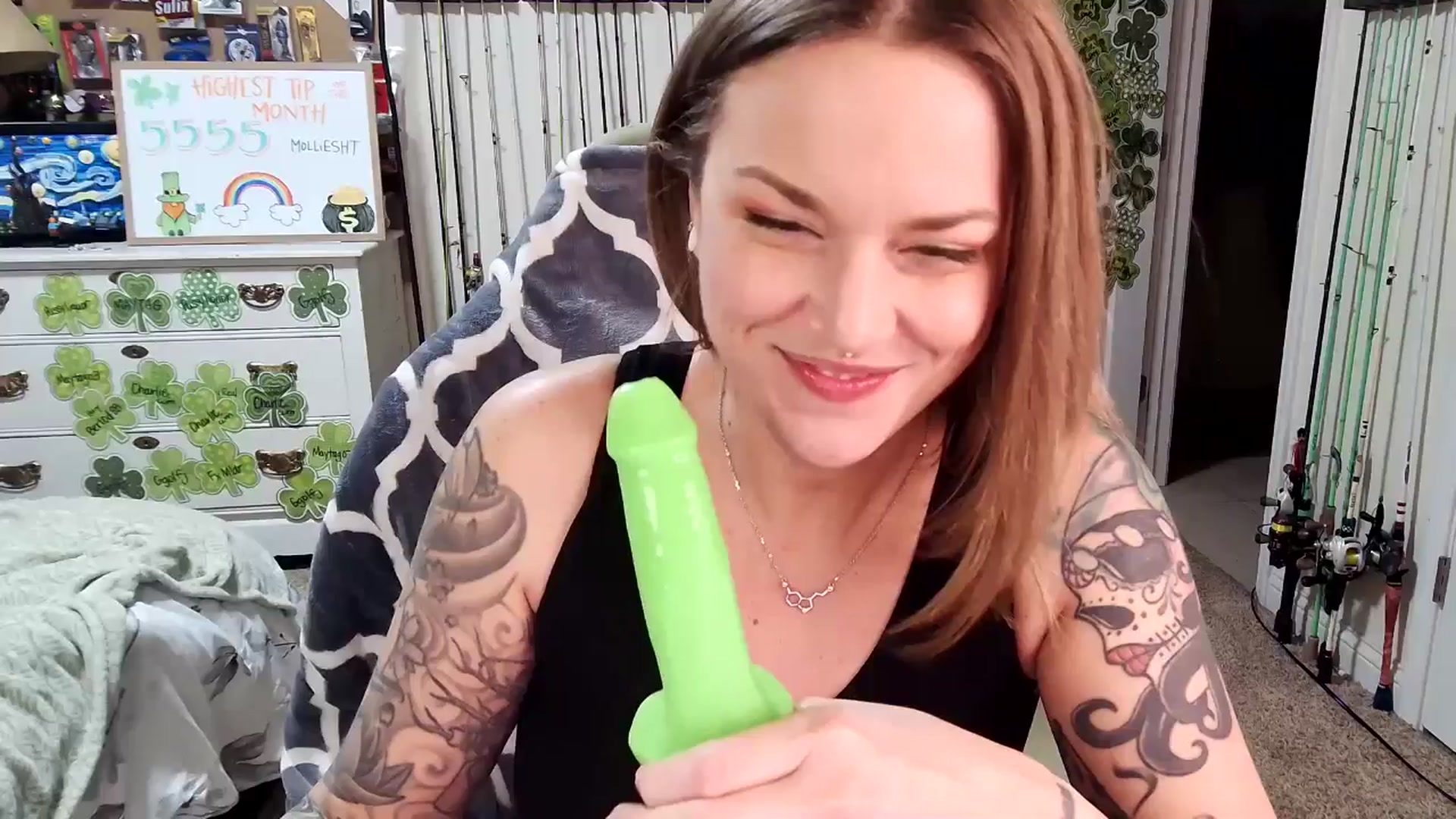 Gallery image thumbnail from MollieRose_'s myfreecams stream on, 03/15/2025, 24:17 image 19 of 20