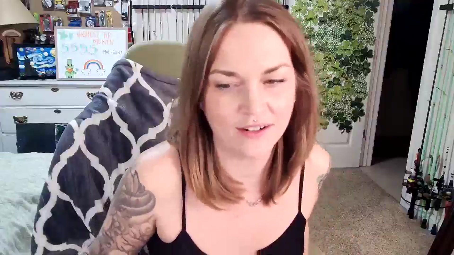Gallery image thumbnail from MollieRose_'s myfreecams stream on, 03/20/2025, 03:07 image 6 of 20