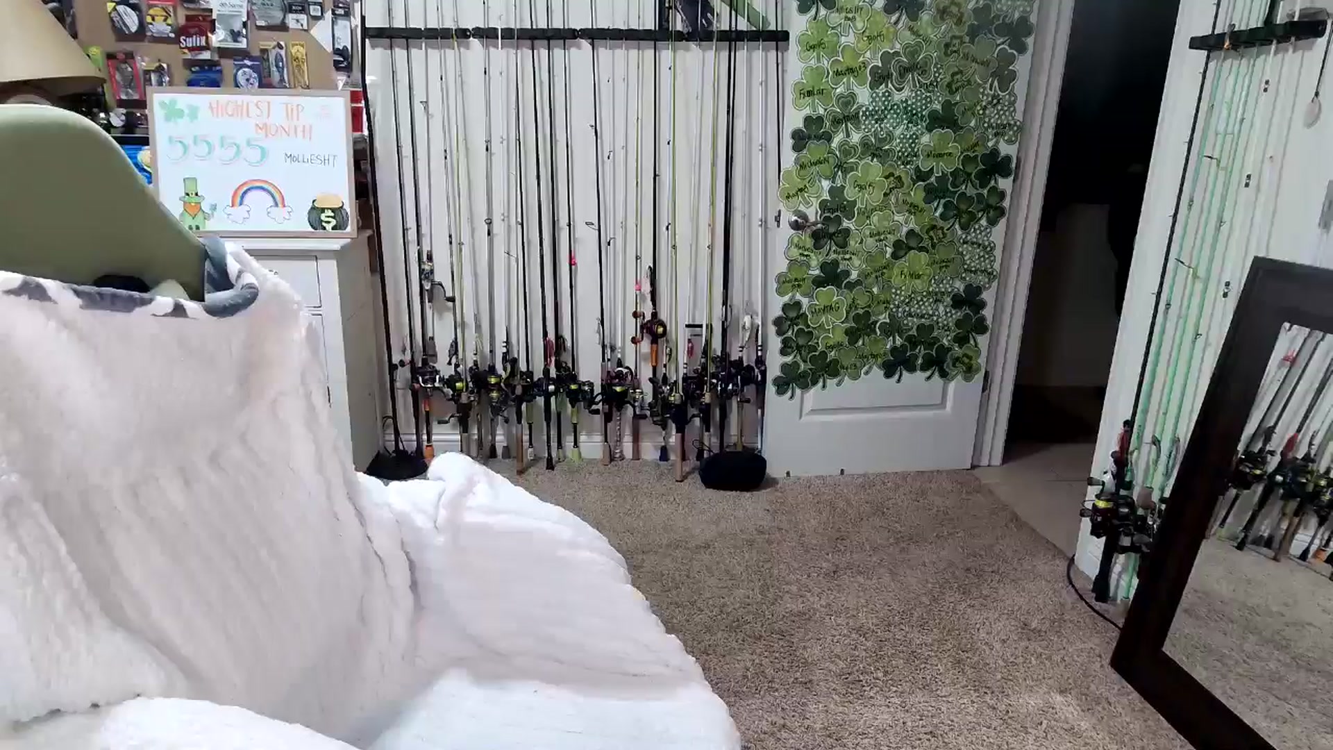 Gallery image thumbnail from MollieRose_'s myfreecams stream on, 03/21/2025, 04:23 image 19 of 20