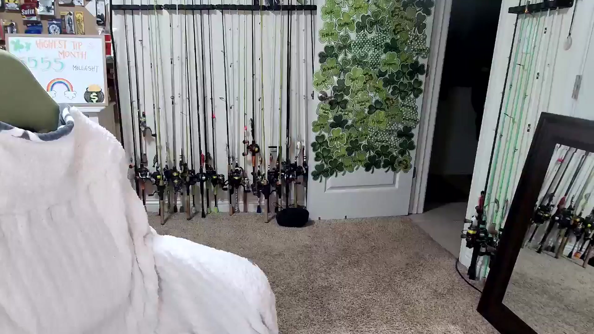 Gallery image thumbnail from MollieRose_'s myfreecams stream on, 03/21/2025, 04:23 image 13 of 20