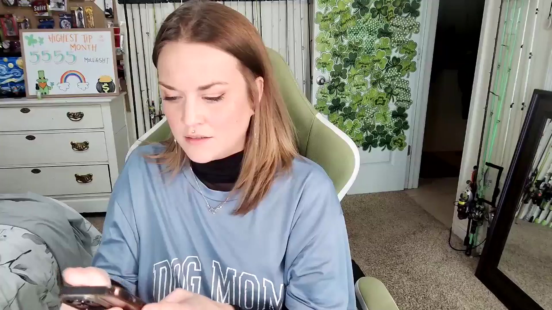 Gallery image thumbnail from MollieRose_'s myfreecams stream on, 03/26/2025, 03:15 image 16 of 20