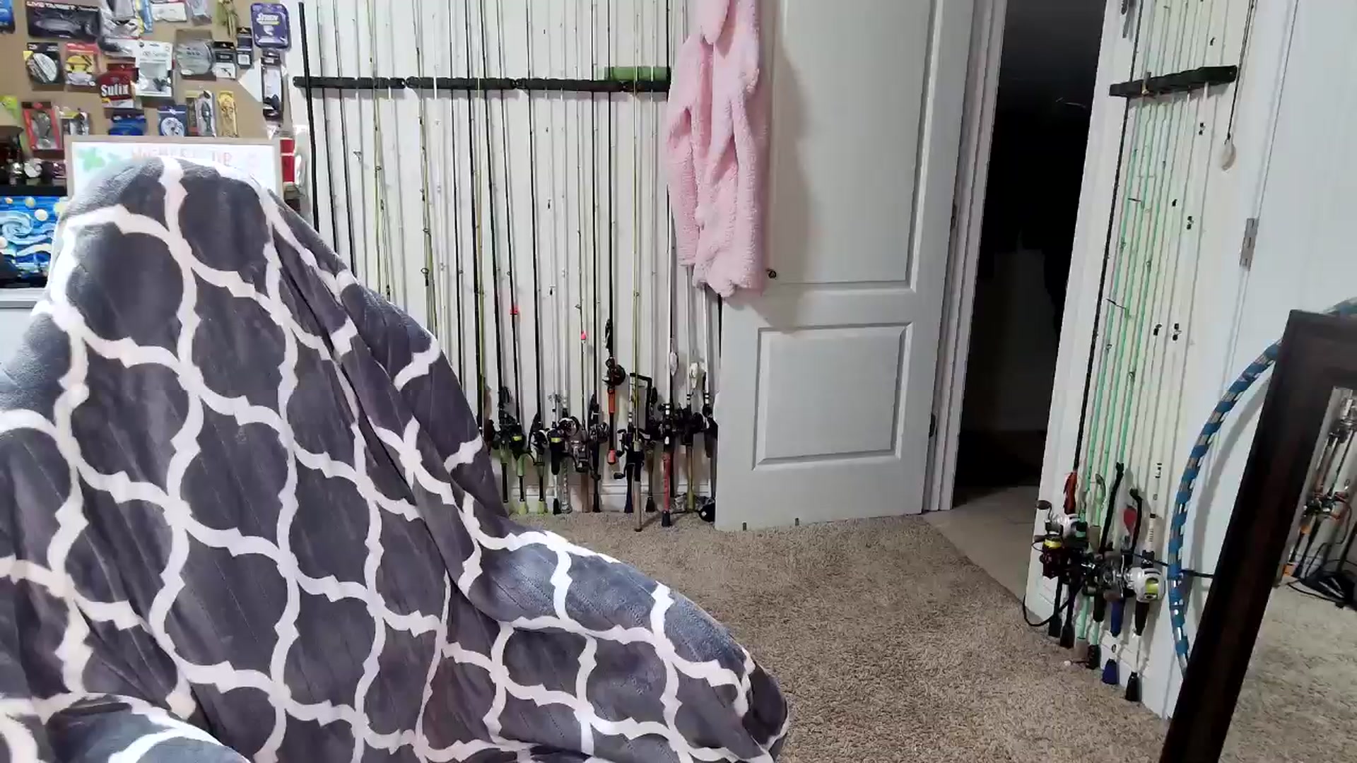 Gallery image thumbnail from MollieRose_'s myfreecams stream on, 04/01/2025, 02:58 image 13 of 20
