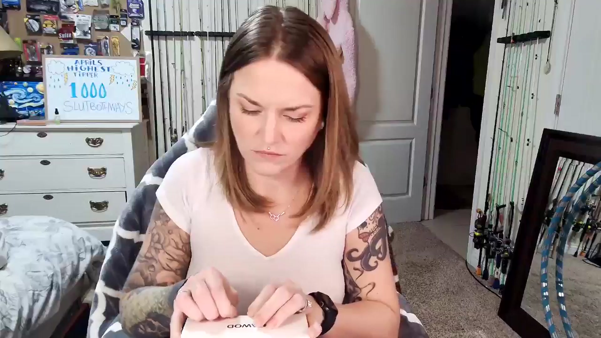 Gallery image thumbnail from MollieRose_'s myfreecams stream on, 04/02/2025, 24:00 image 7 of 20