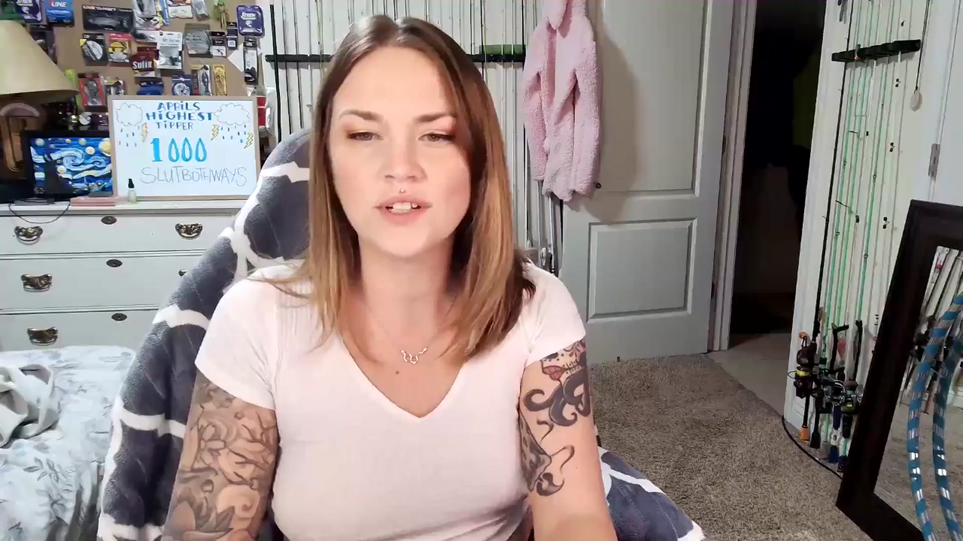 Gallery image thumbnail from MollieRose_'s myfreecams stream on, 04/02/2025, 24:00 image 16 of 20