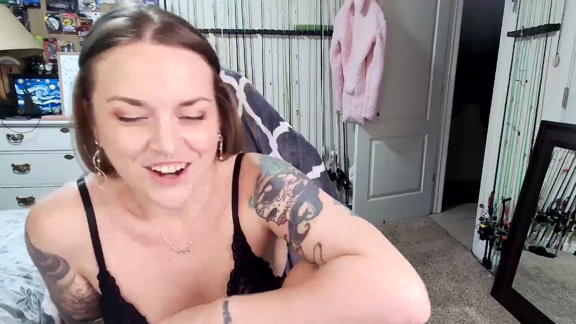 Gallery image thumbnail from MollieRose_'s myfreecams stream on, 04/05/2025, 03:00 image 6 of 20