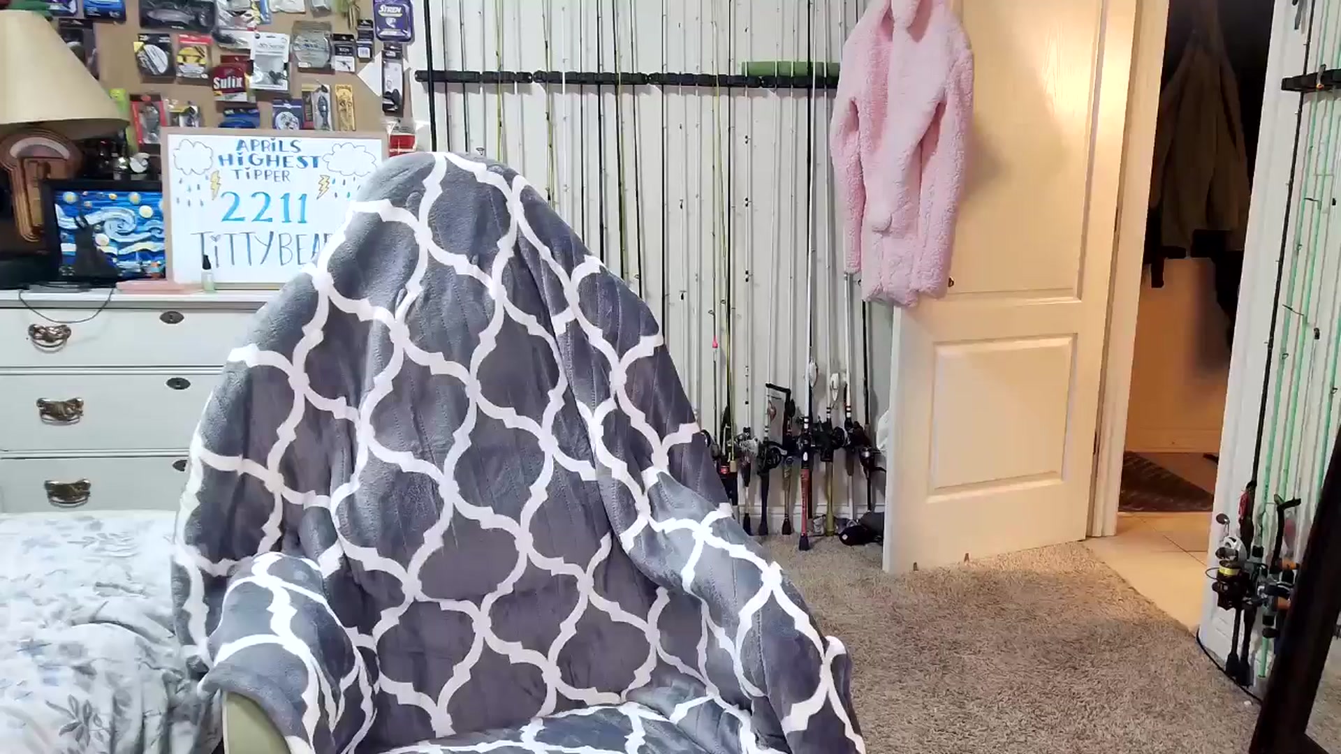 Gallery image thumbnail from MollieRose_'s myfreecams stream on, 04/05/2025, 03:00 image 15 of 20