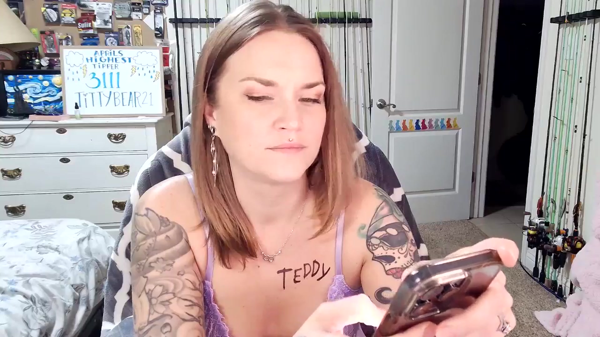 Gallery image thumbnail from MollieRose_'s myfreecams stream on, 04/08/2025, 03:10 image 7 of 20