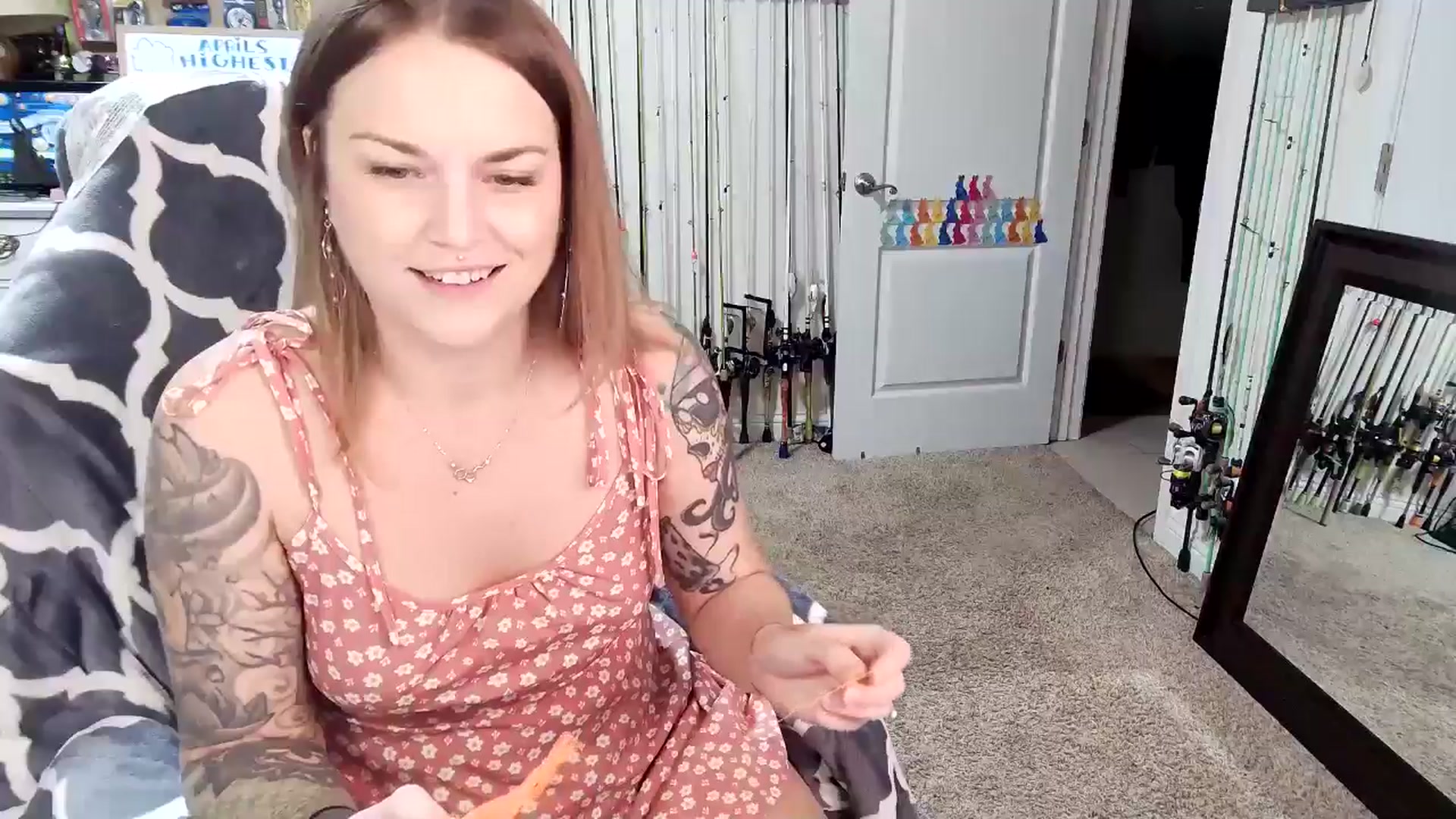 Gallery image thumbnail from MollieRose_'s myfreecams stream on, 04/10/2025, 24:41 image 14 of 20