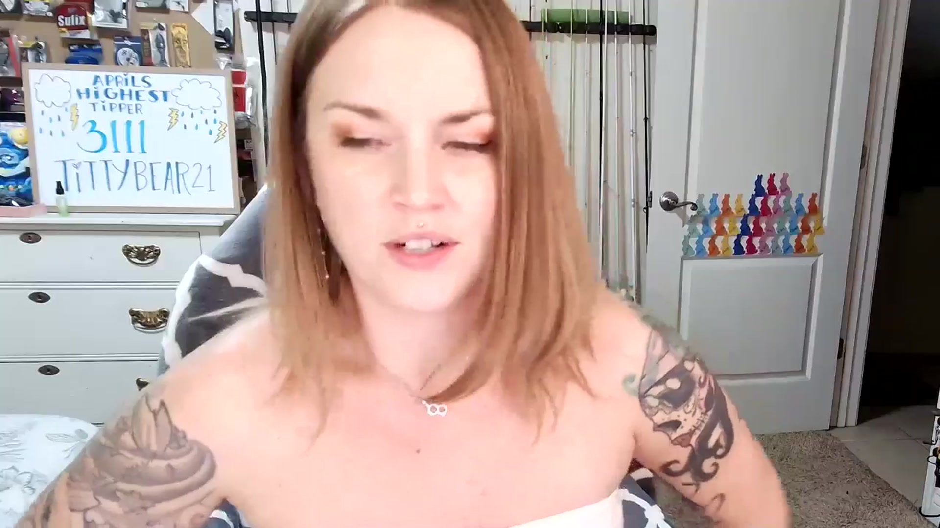 Gallery image thumbnail from MollieRose_'s myfreecams stream on, 04/11/2025, 02:02 image 10 of 20