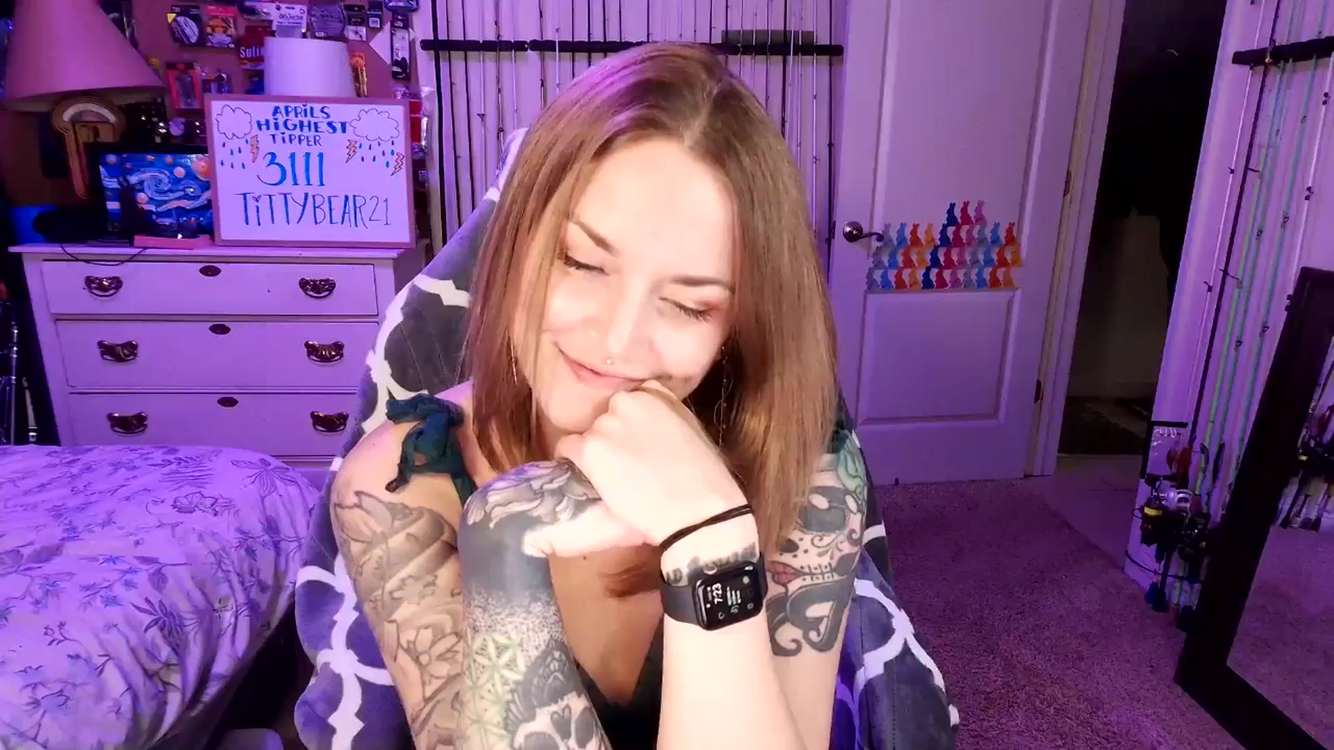 Gallery image thumbnail from MollieRose_'s myfreecams stream on, 04/14/2025, 23:52 image 7 of 20