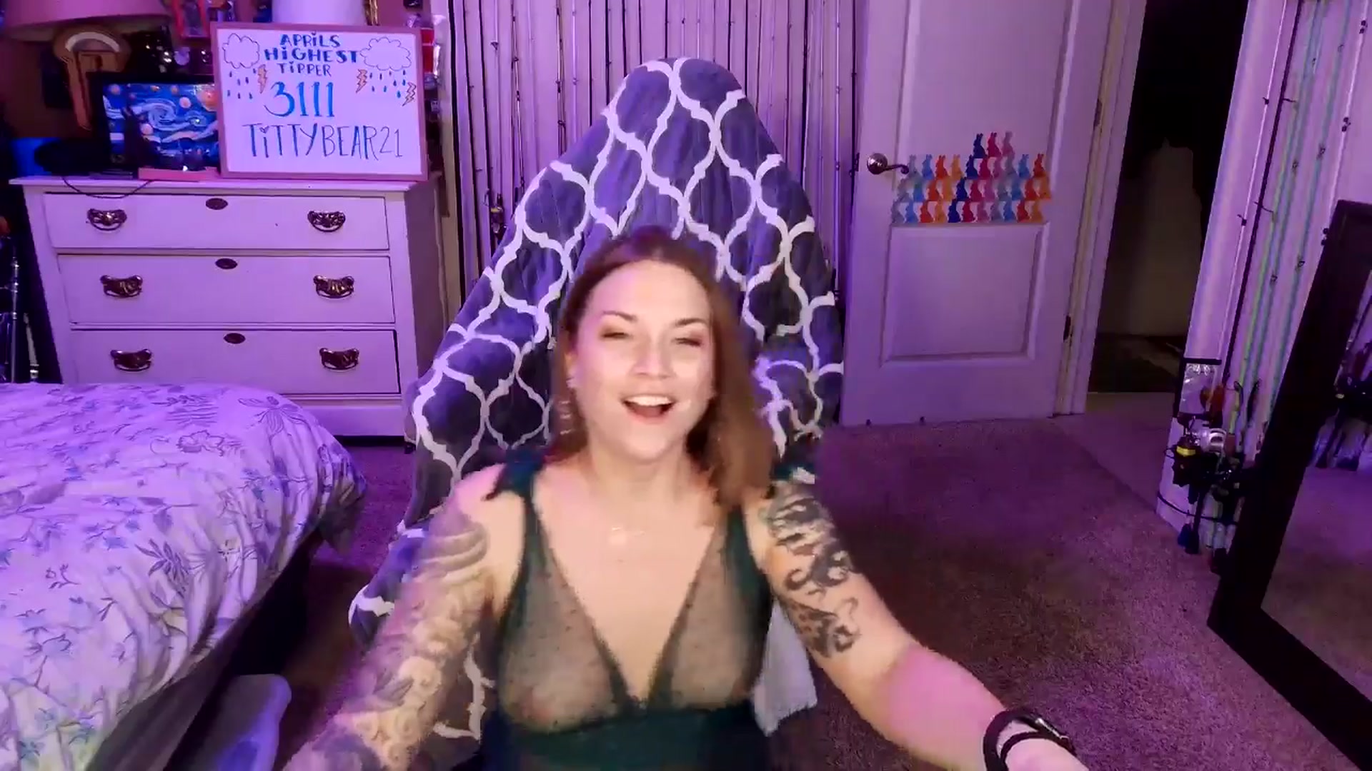 Gallery image thumbnail from MollieRose_'s myfreecams stream on, 04/14/2025, 23:52 image 6 of 20