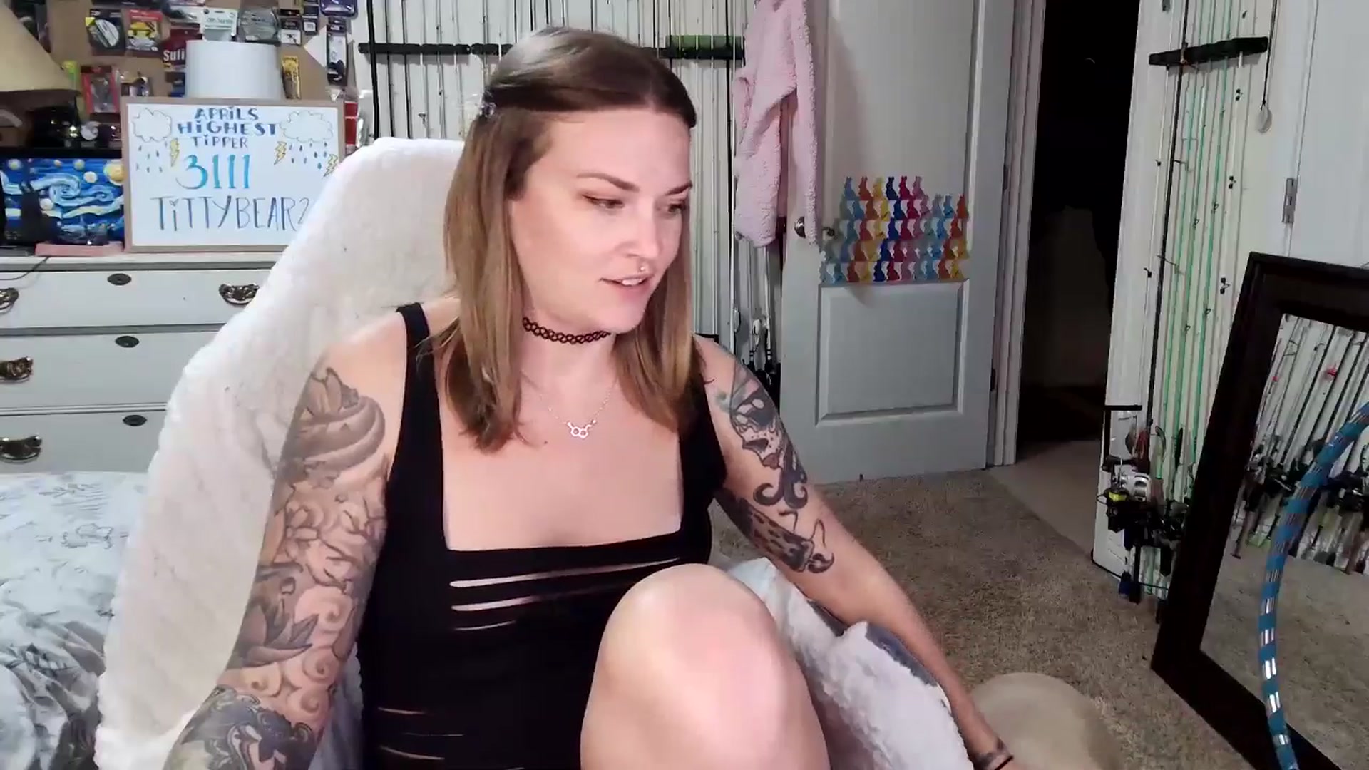 Gallery image thumbnail from MollieRose_'s myfreecams stream on, 04/18/2025, 24:46 image 6 of 20