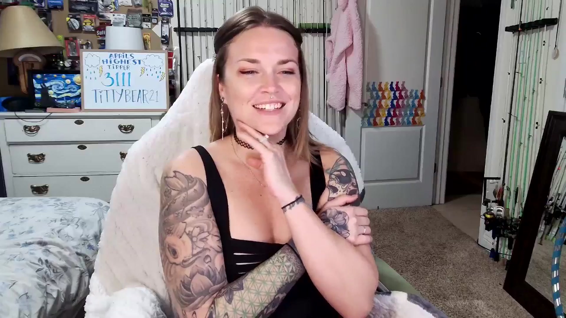 Gallery image thumbnail from MollieRose_'s myfreecams stream on, 04/18/2025, 24:46 image 19 of 20