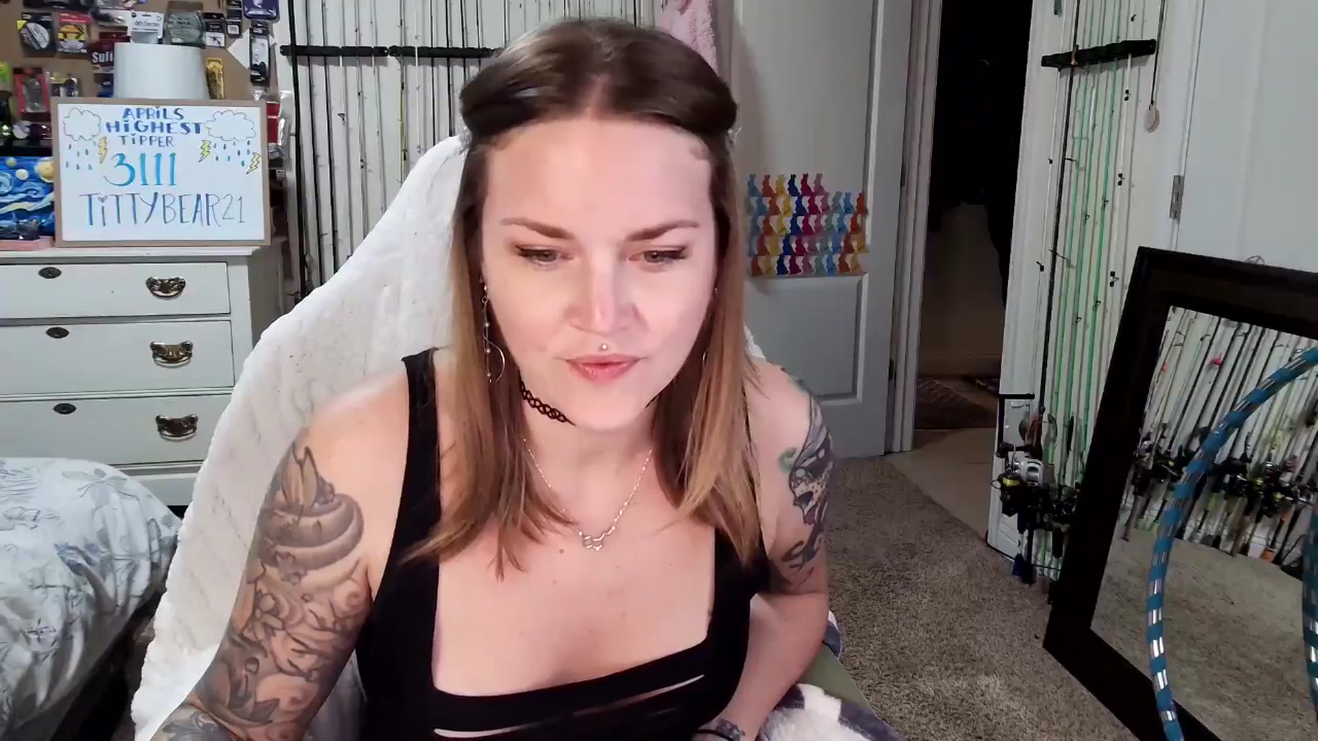 Gallery image thumbnail from MollieRose_'s myfreecams stream on, 04/18/2025, 24:46 image 2 of 20
