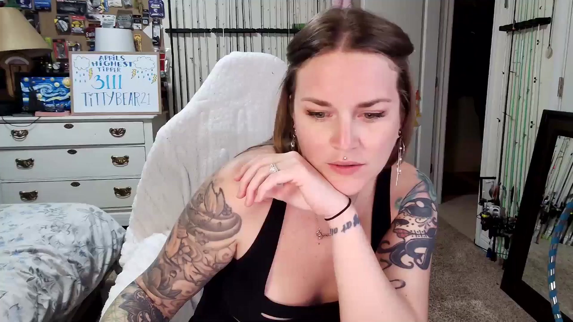 Gallery image thumbnail from MollieRose_'s myfreecams stream on, 04/18/2025, 03:09 image 6 of 20