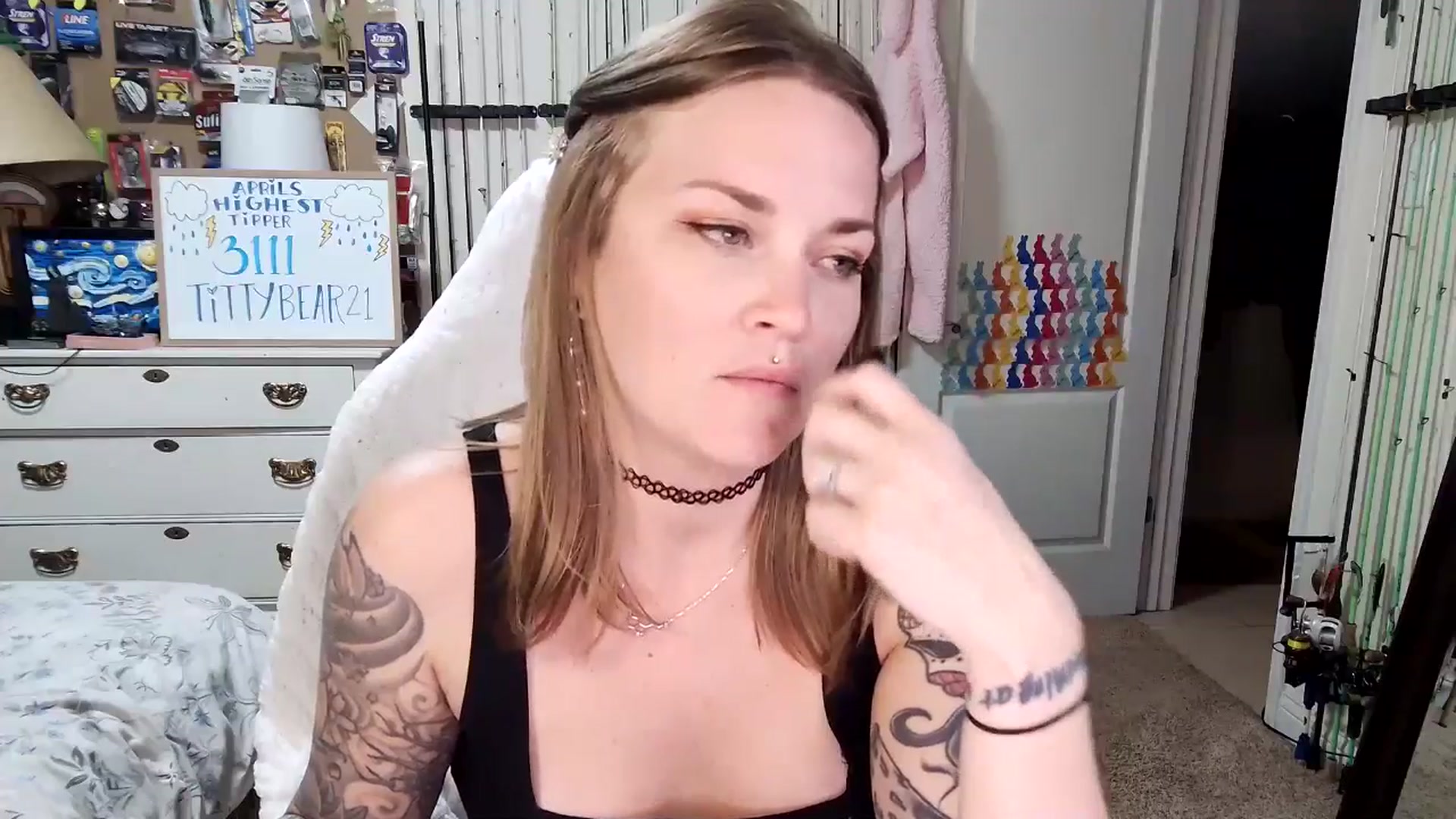 Gallery image thumbnail from MollieRose_'s myfreecams stream on, 04/18/2025, 03:09 image 17 of 20