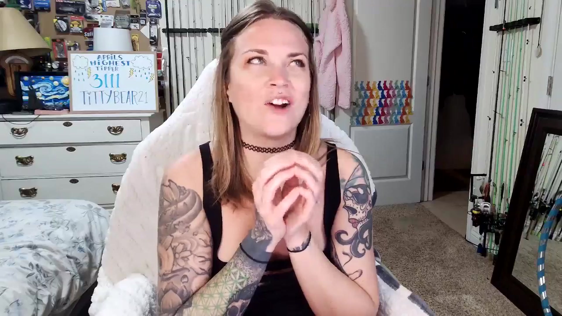 Gallery image thumbnail from MollieRose_'s myfreecams stream on, 04/18/2025, 03:09 image 7 of 20