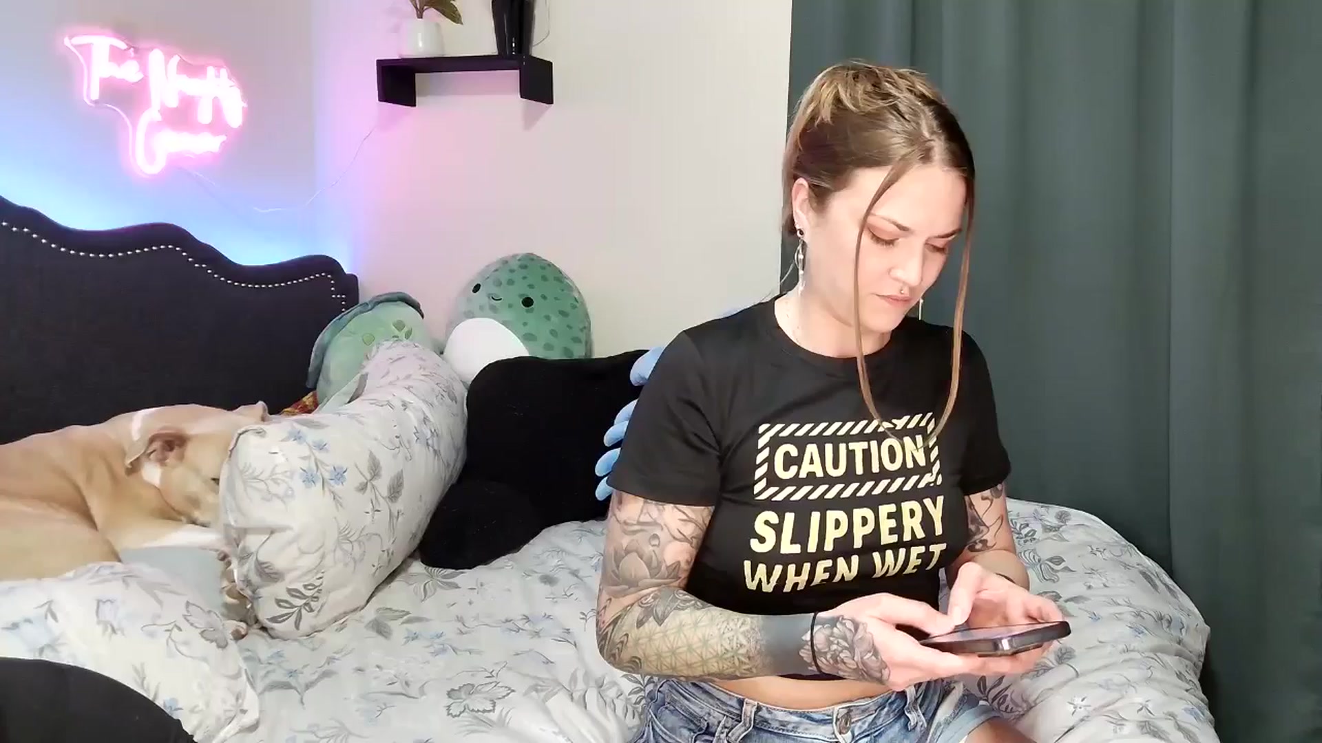 Gallery image thumbnail from MollieRose_'s myfreecams stream on, 04/23/2025, 03:33 image 1 of 20