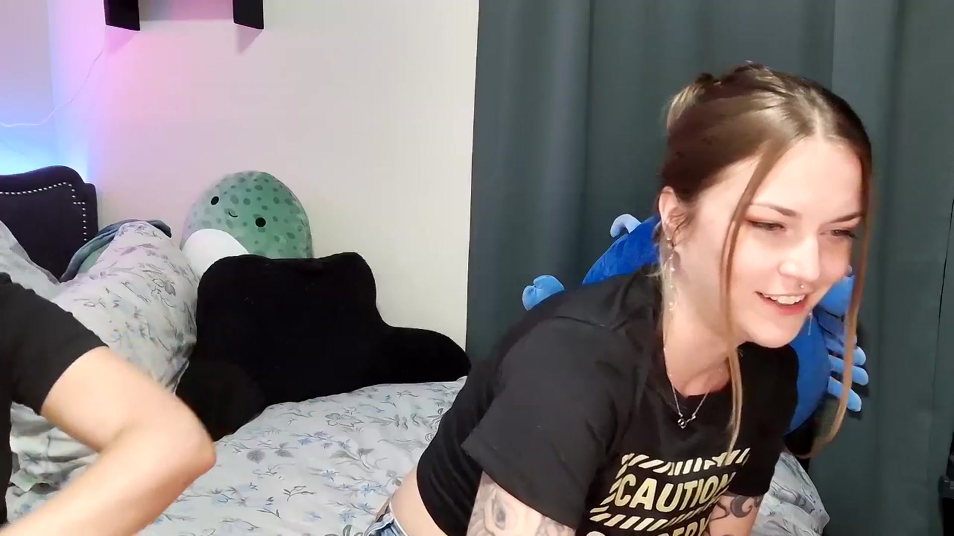 Gallery image thumbnail from MollieRose_'s myfreecams stream on, 04/23/2025, 03:33 image 12 of 20