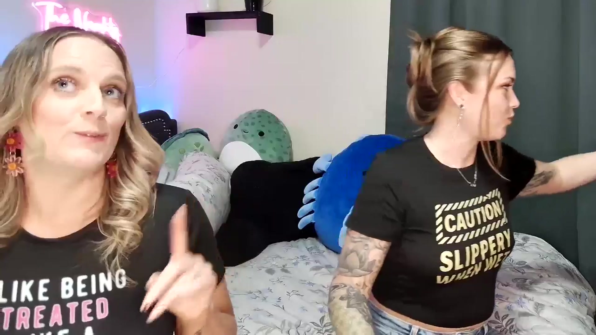 Gallery image thumbnail from MollieRose_'s myfreecams stream on, 04/23/2025, 03:33 image 3 of 20