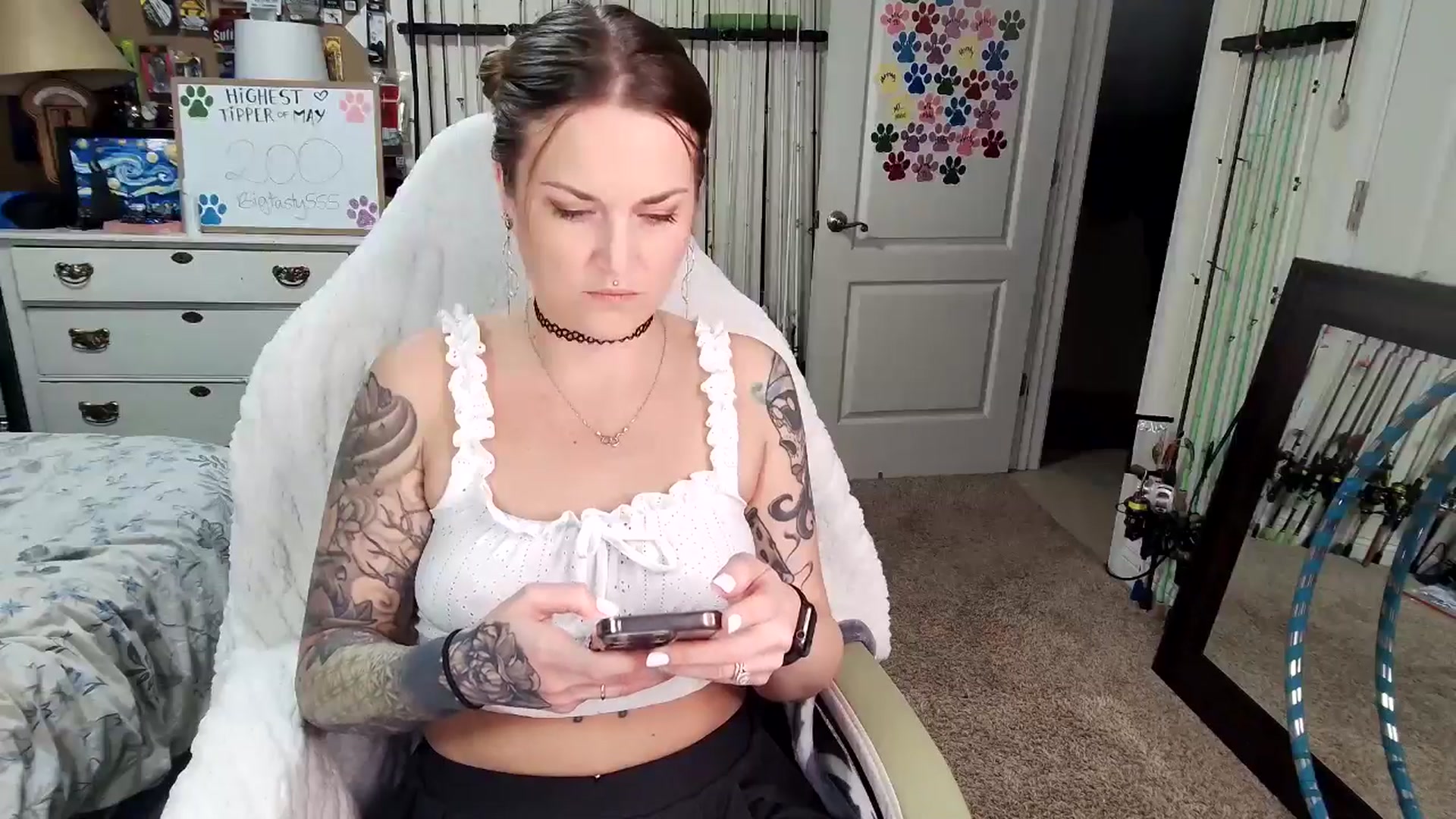 Gallery image thumbnail from MollieRose_'s myfreecams stream on, 05/02/2025, 01:05 image 16 of 20