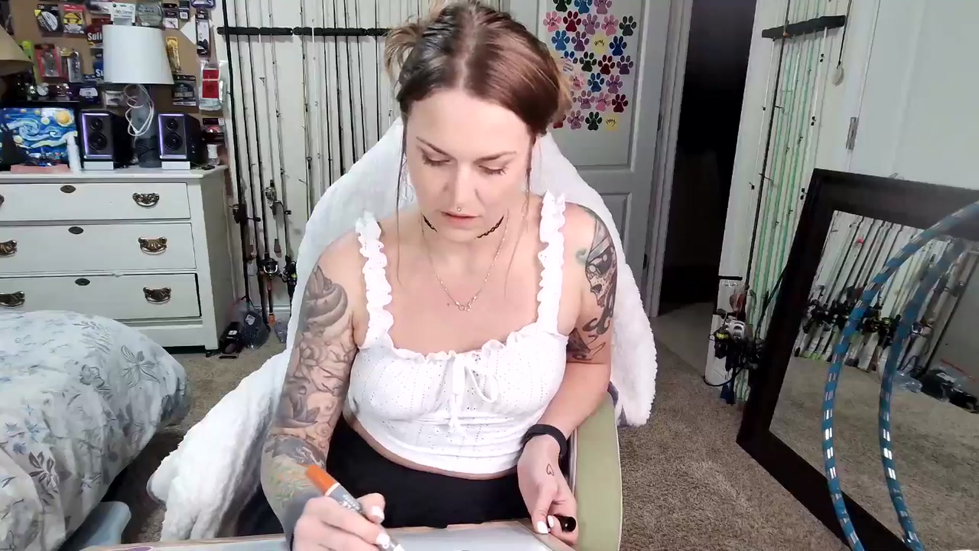 Gallery image thumbnail from MollieRose_'s myfreecams stream on, 05/02/2025, 02:57 image 16 of 20