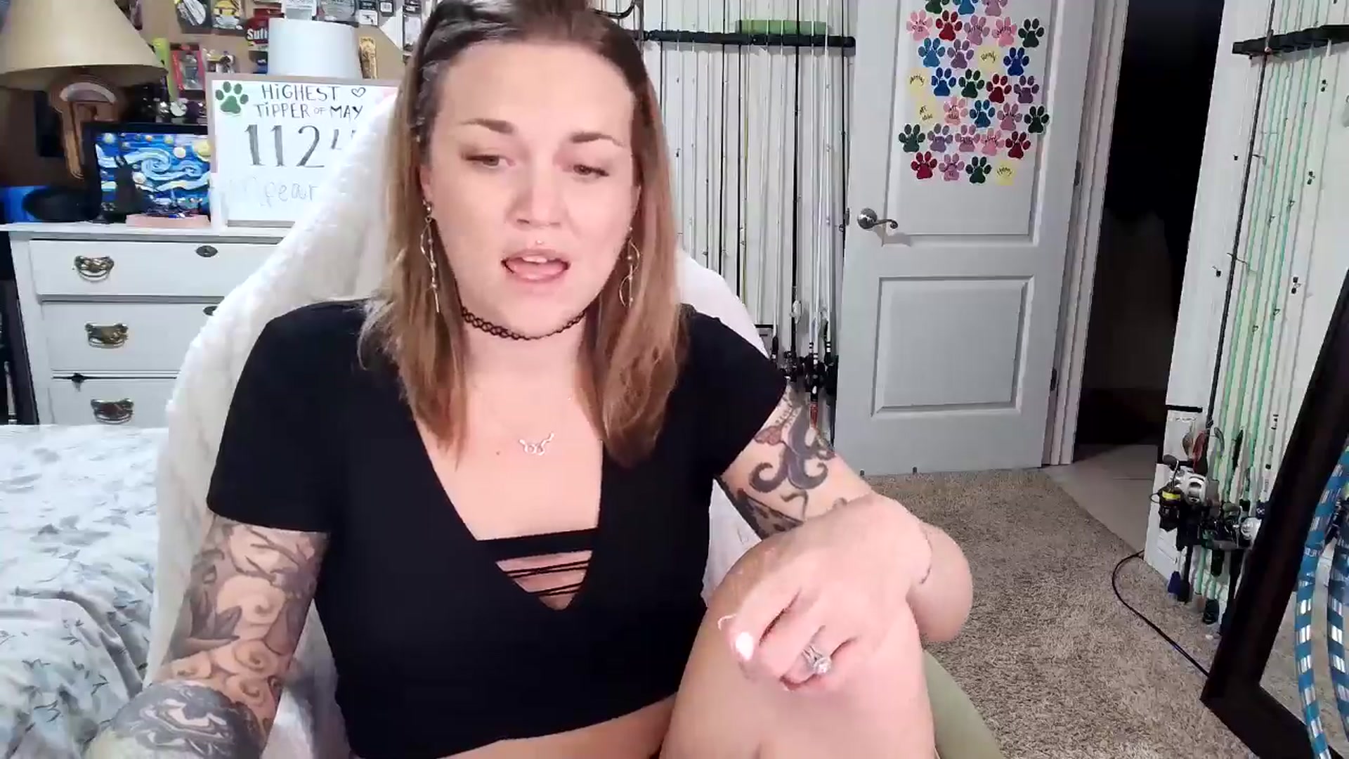 Gallery image thumbnail from MollieRose_'s myfreecams stream on, 05/03/2025, 01:21 image 18 of 20