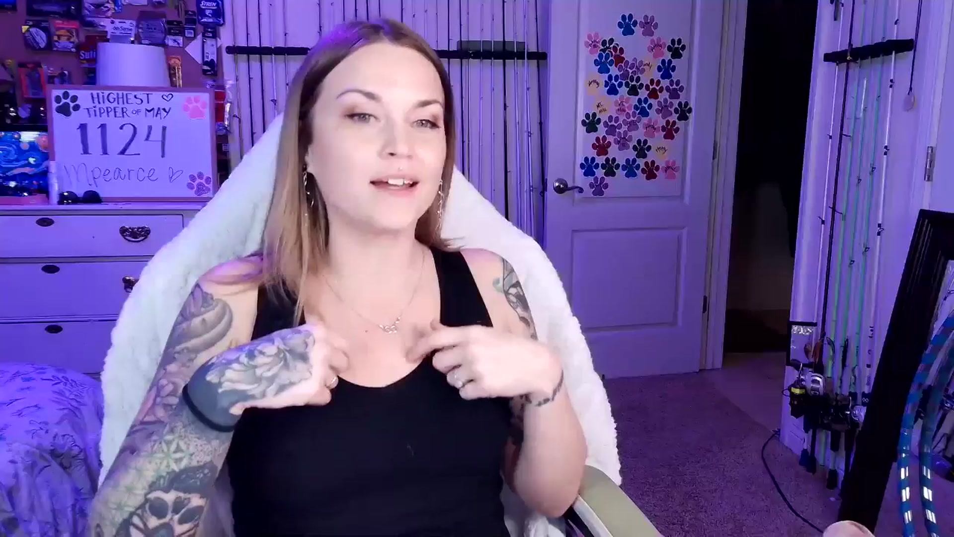 Gallery image thumbnail from MollieRose_'s myfreecams stream on, 05/06/2025, 04:19 image 3 of 20