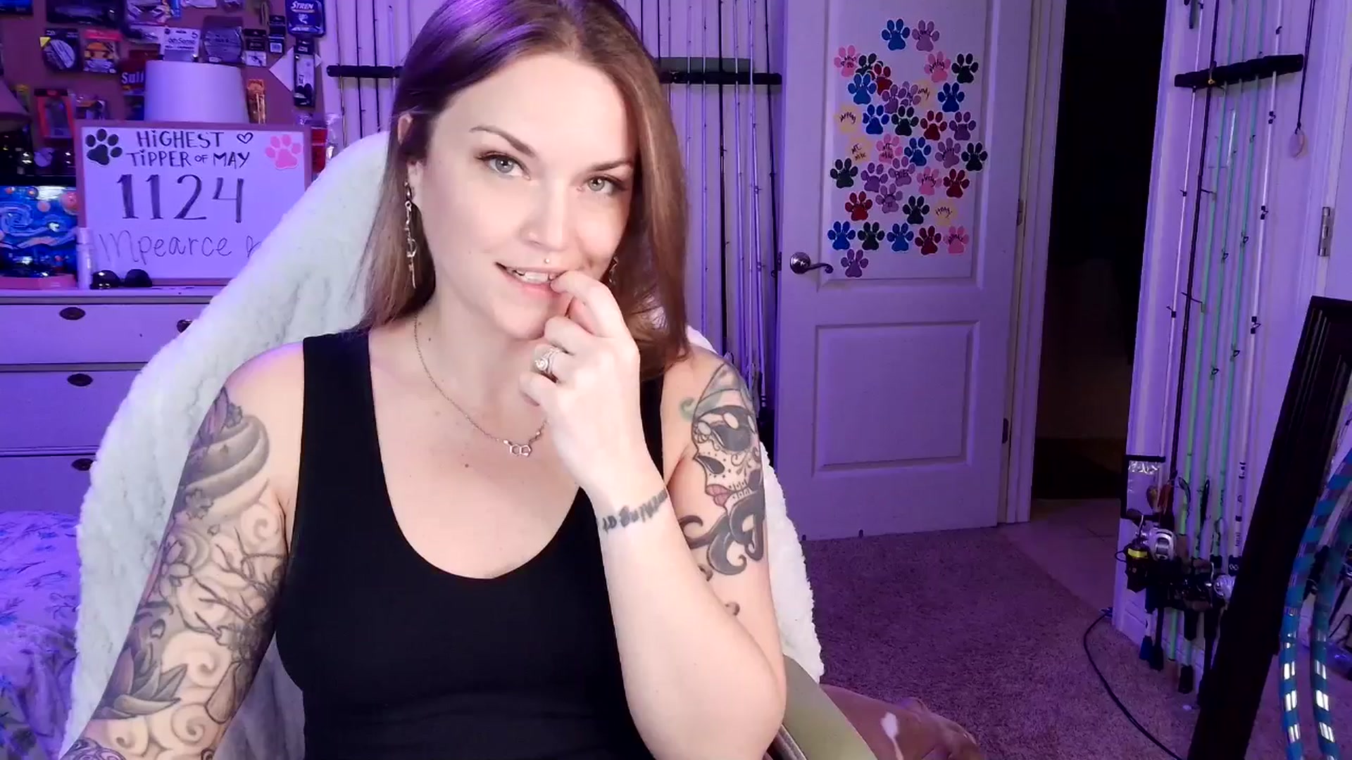 Gallery image thumbnail from MollieRose_'s myfreecams stream on, 05/06/2025, 04:19 image 1 of 20