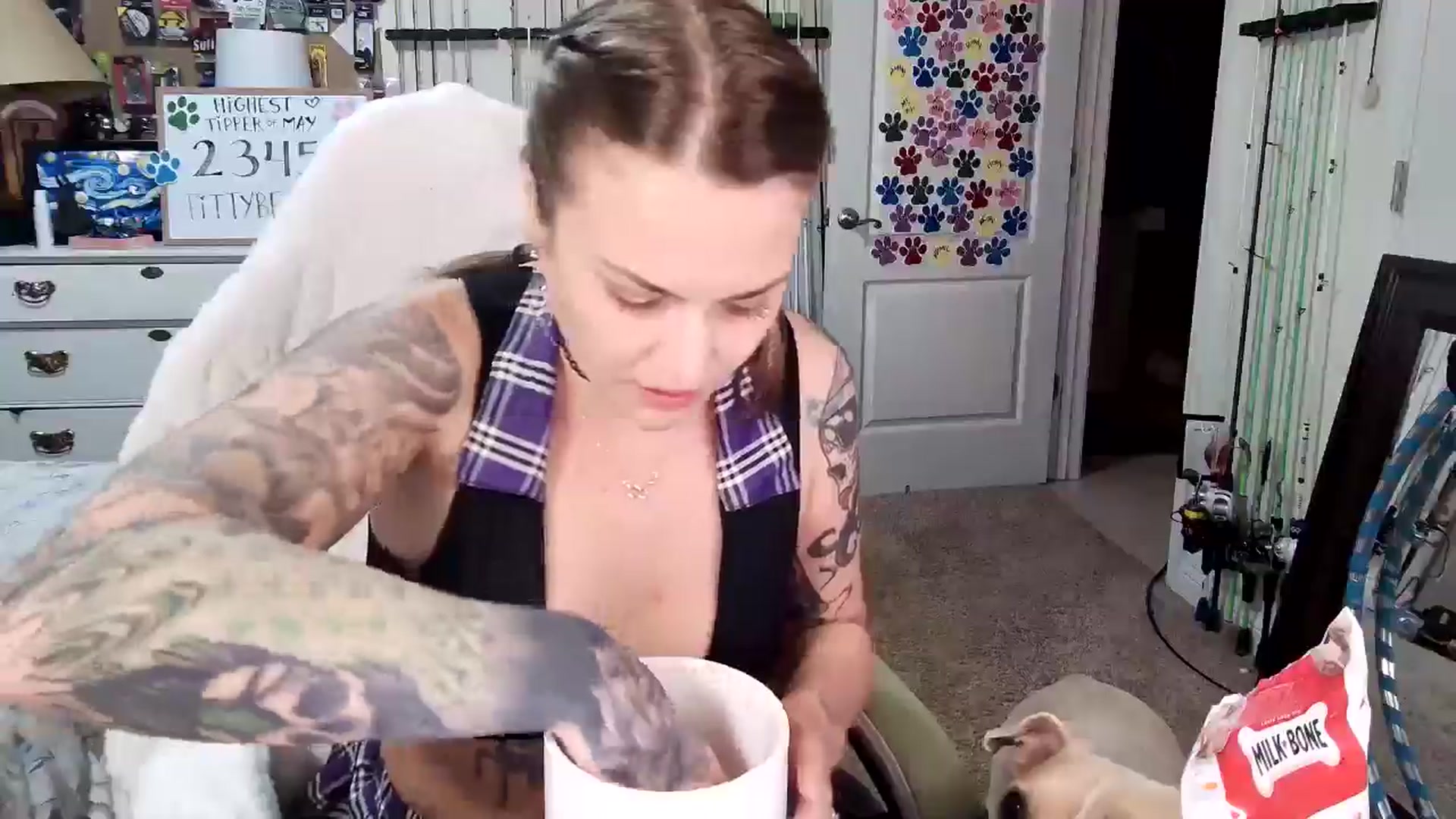 Gallery image thumbnail from MollieRose_'s myfreecams stream on, 05/07/2025, 03:22 image 10 of 20
