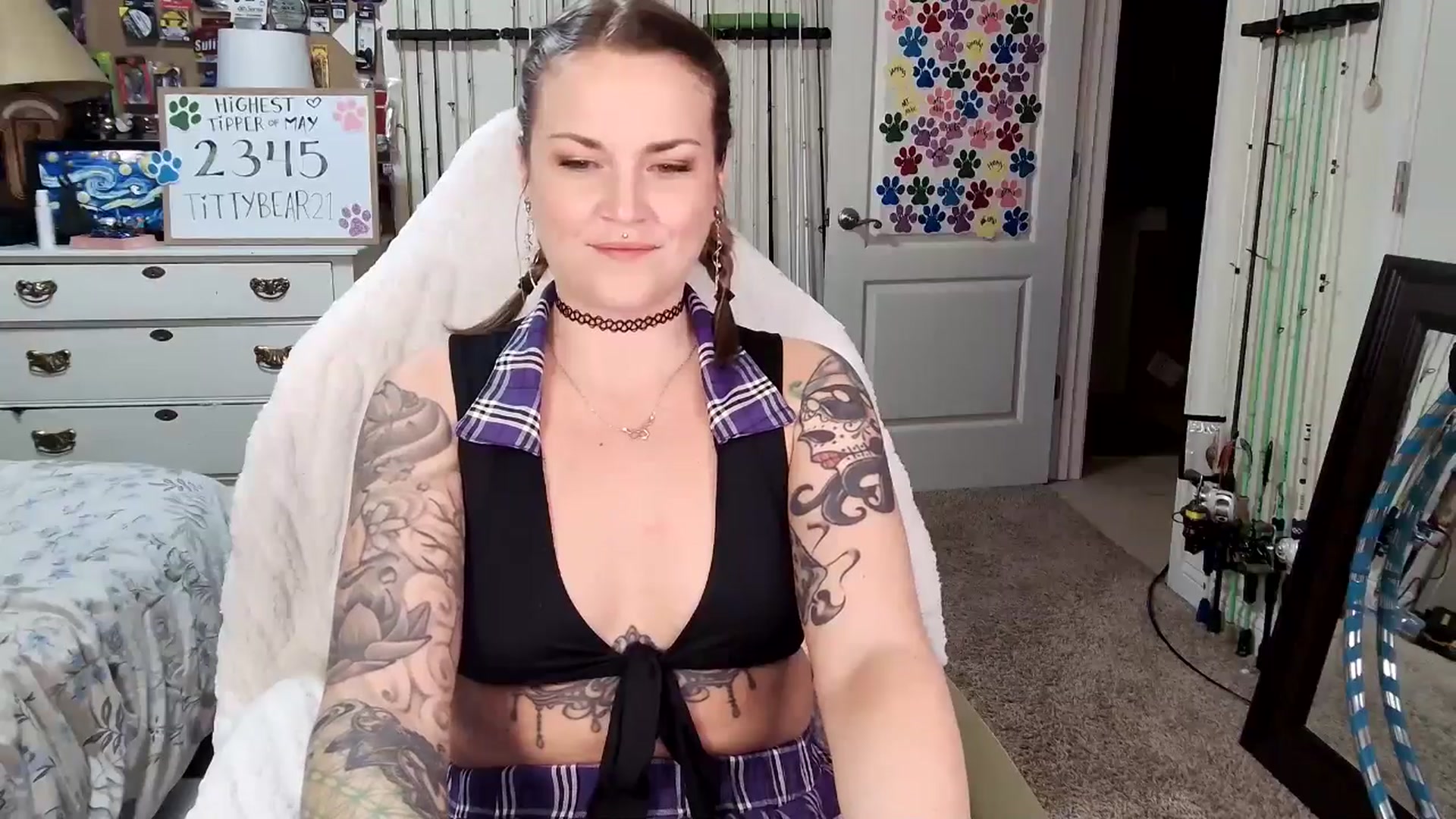 Gallery image thumbnail from MollieRose_'s myfreecams stream on, 05/07/2025, 03:22 image 4 of 20